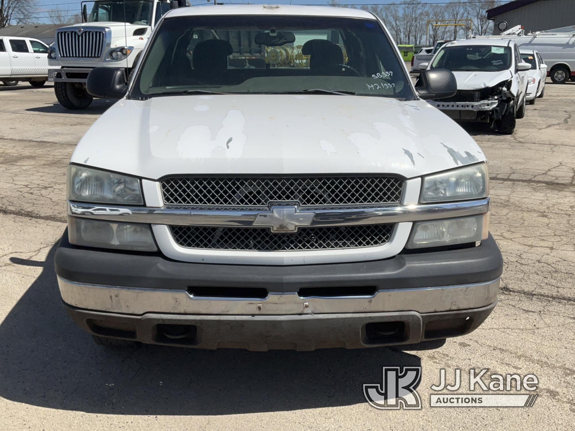 (South Beloit, IL) 2003 Chevrolet Silverado 1500 4x4 Extended-Cab Pickup Truck Runs, Moves, Rust Dam