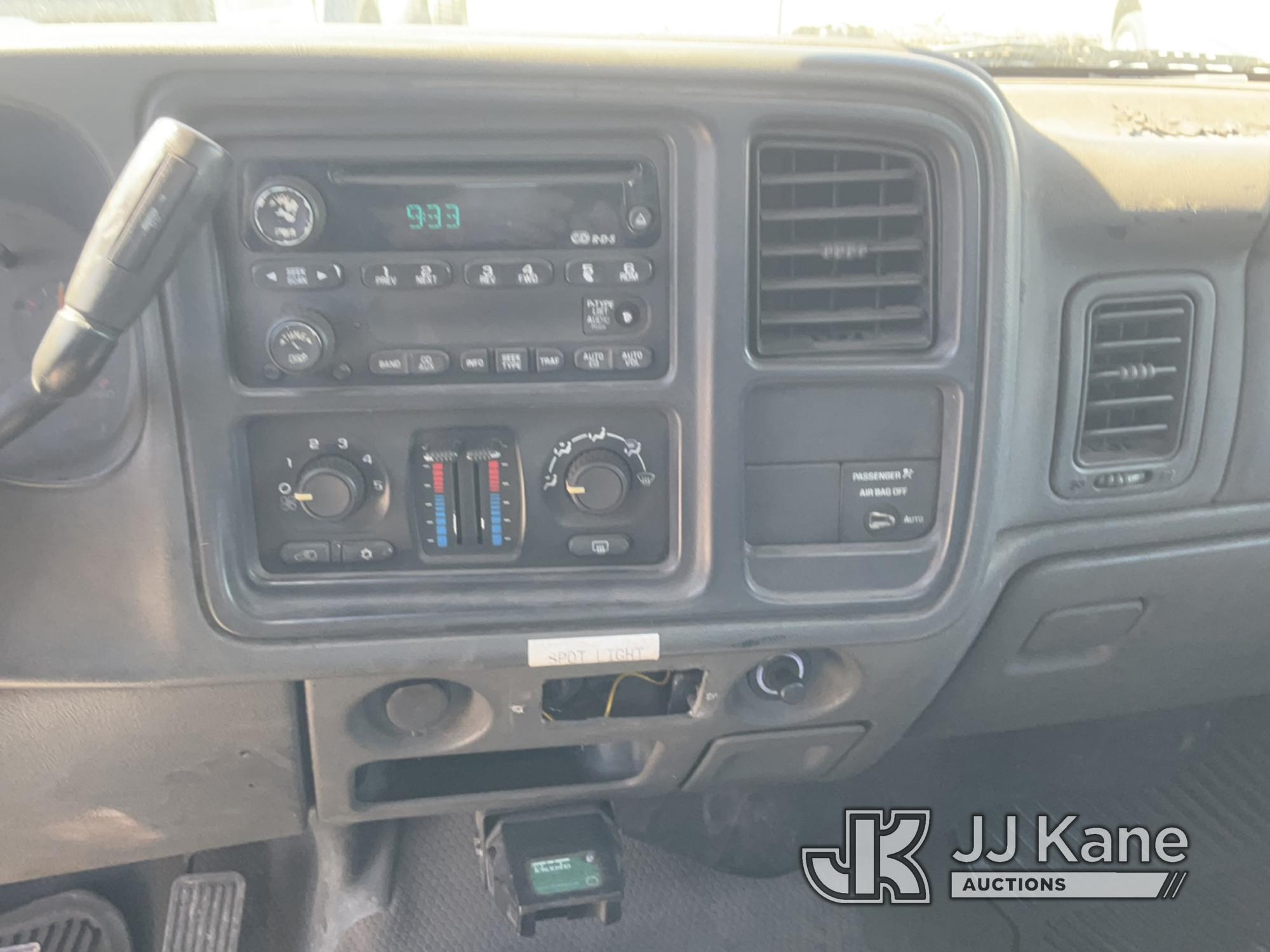 (South Beloit, IL) 2003 Chevrolet Silverado 1500 4x4 Extended-Cab Pickup Truck Runs, Moves, Rust Dam