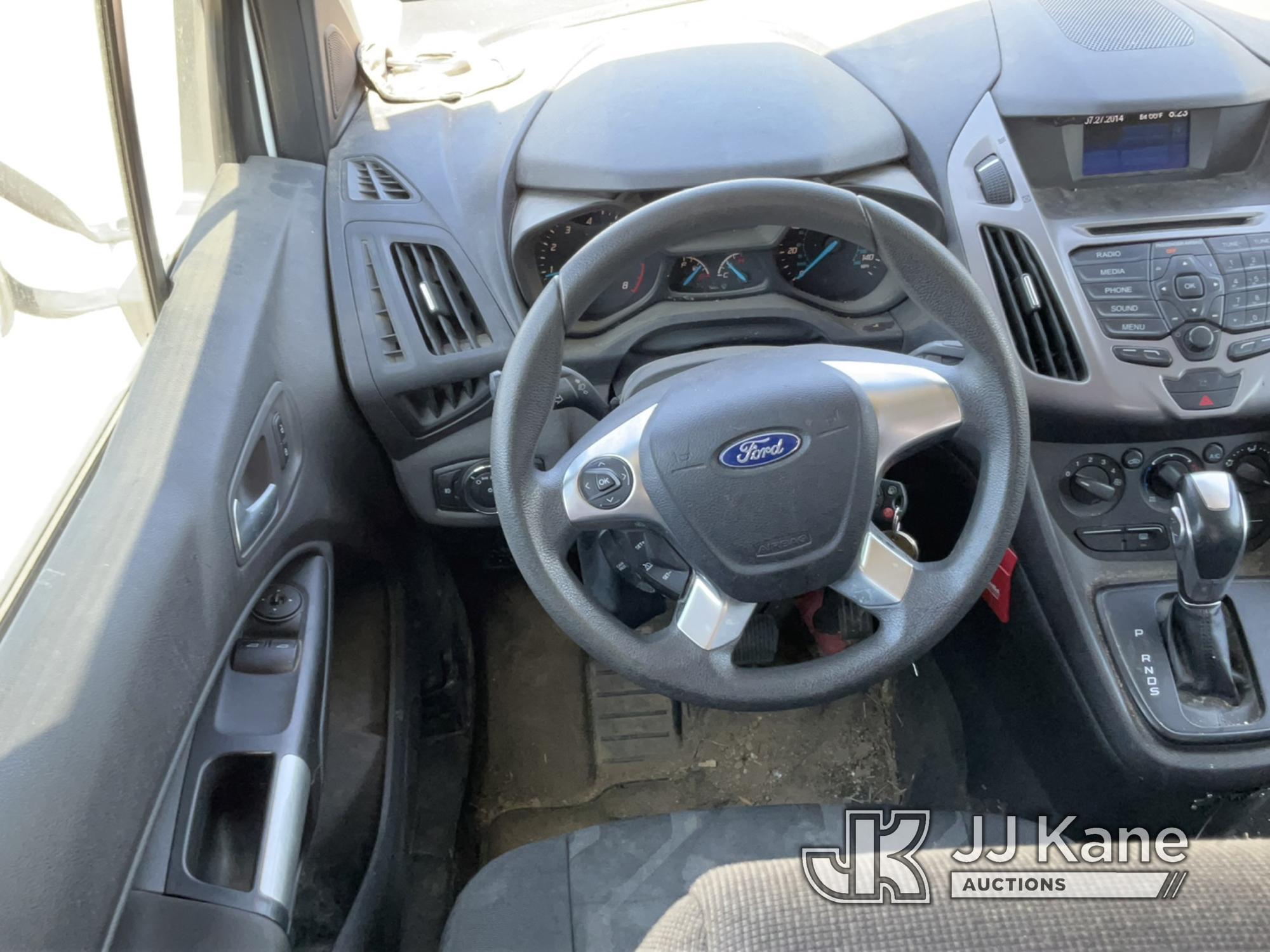 (South Beloit, IL) 2014 Ford Transit Connect Cargo Van Runs & Moves) (Paint Damage