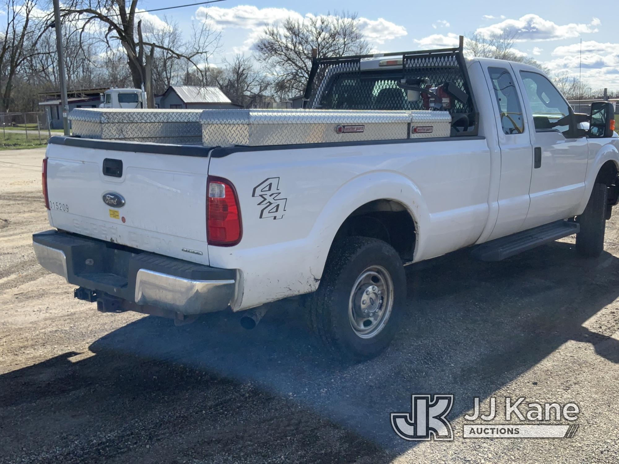 (South Beloit, IL) 2015 Ford F250 4x4 Extended-Cab Pickup Truck Runs & Moves