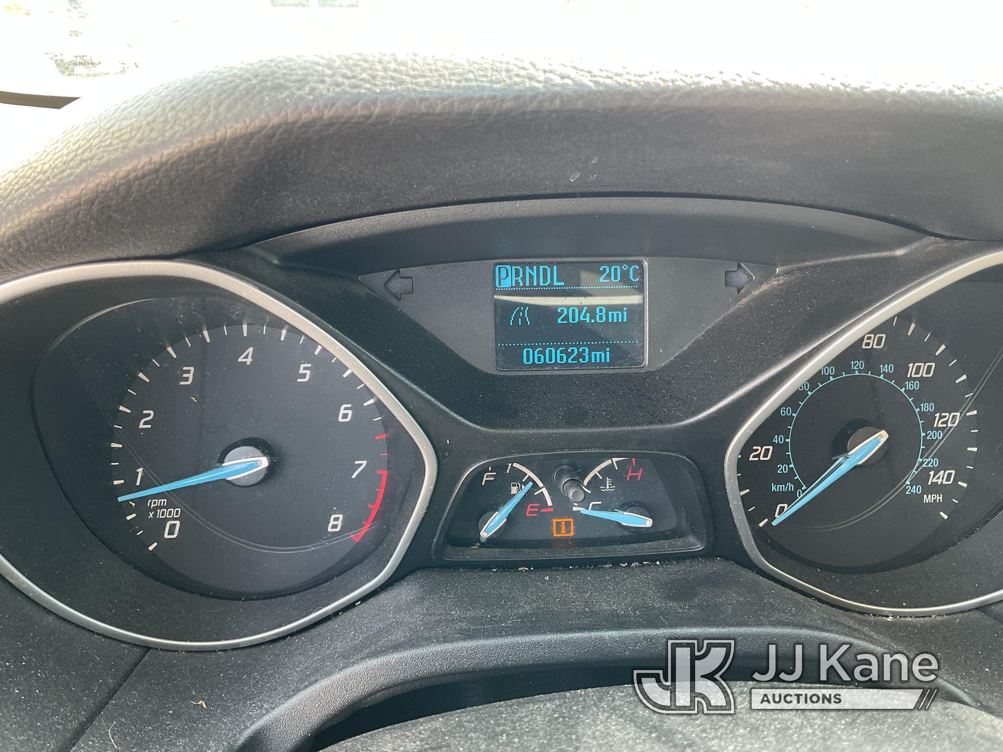 (Hawk Point, MO) 2013 Ford Focus 4 DR Sedan Runs & moves. (Minor Paint Damage