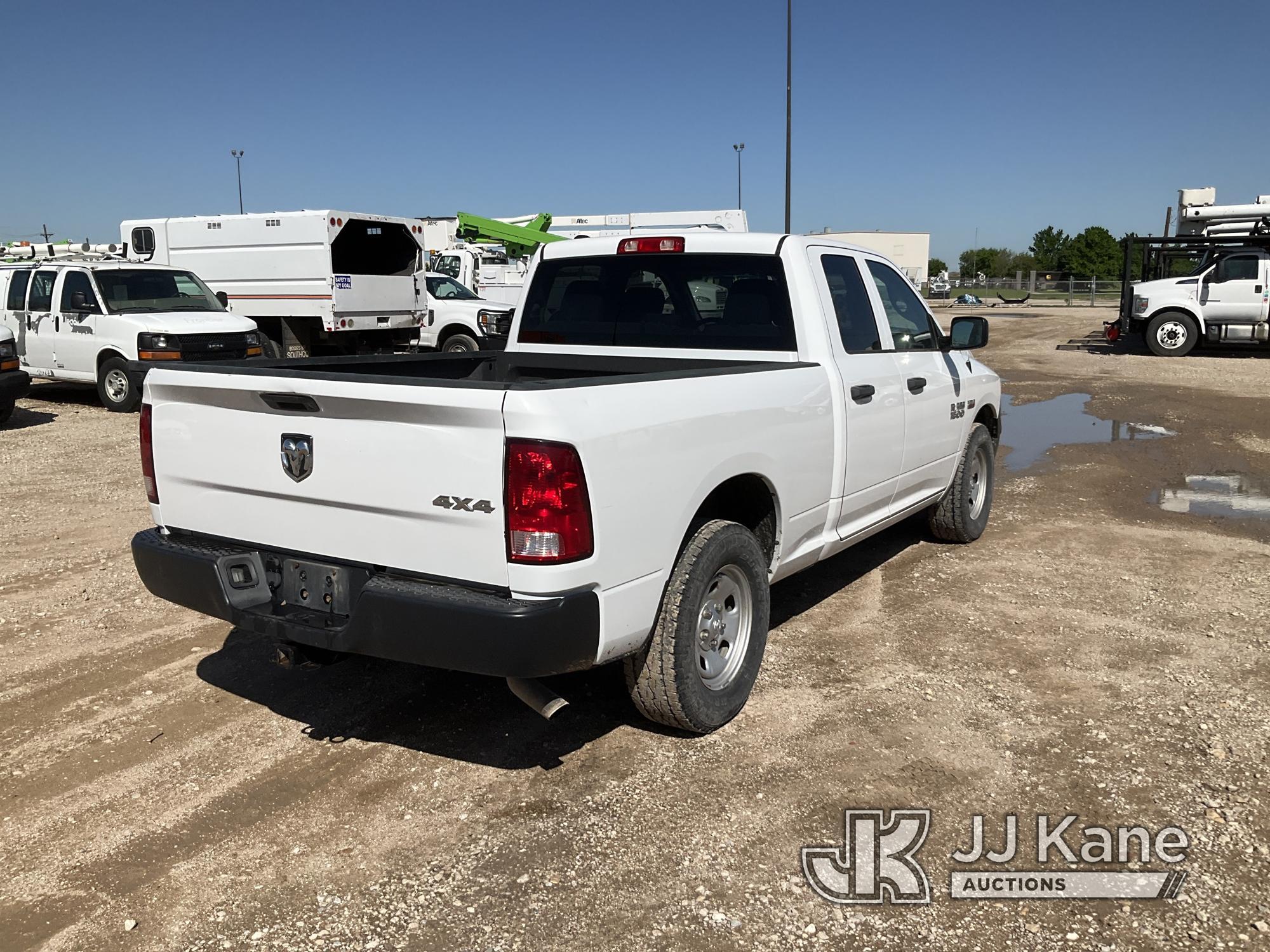 (Waxahachie, TX) 2017 RAM 1500 4x4 Extended-Cab Pickup Truck Runs & Moves,