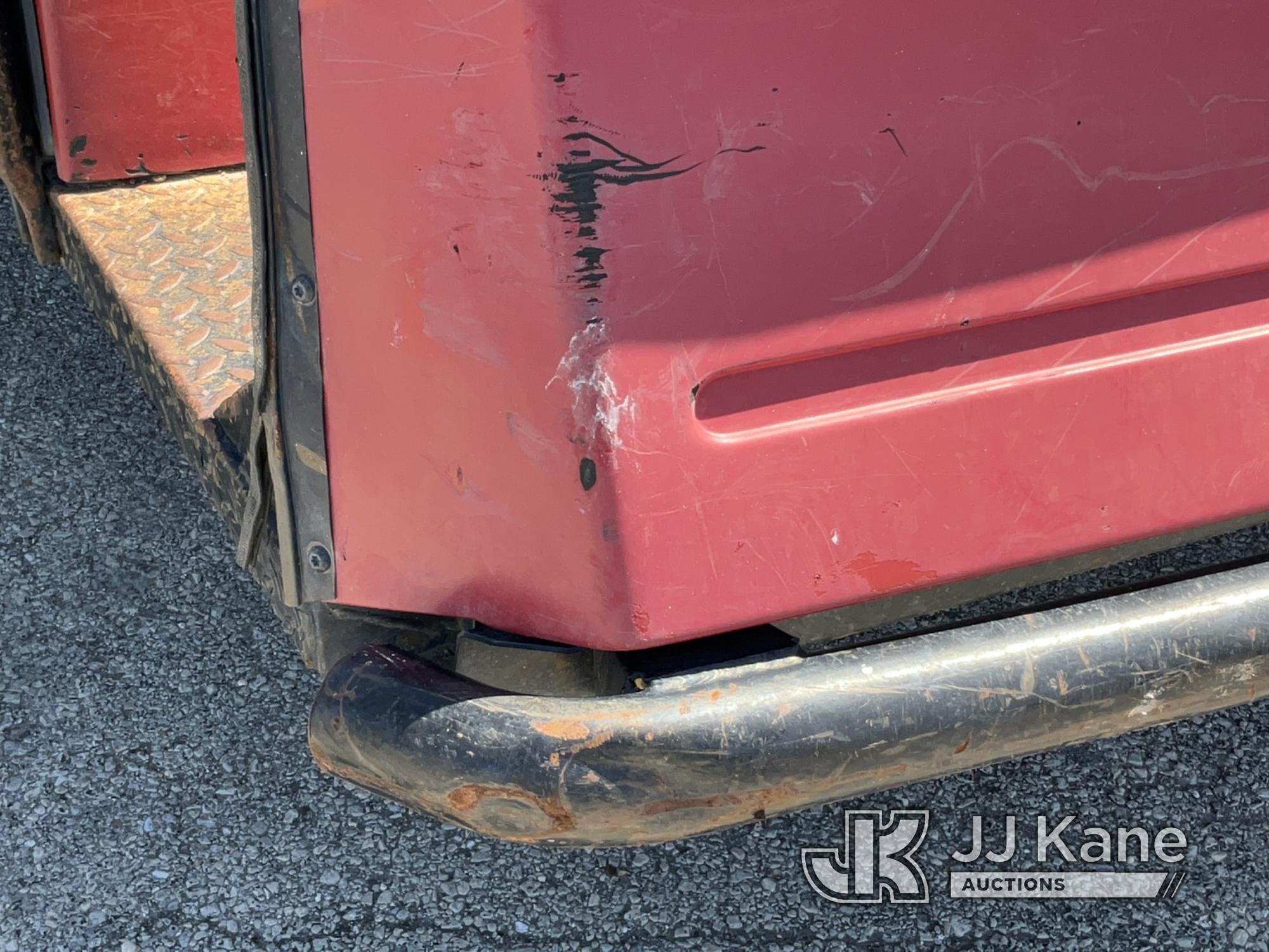 (South Beloit, IL) UNKN Toro Workman 3200 All-Terrain Vehicle Runs & Does Not Move) (Front Tire and