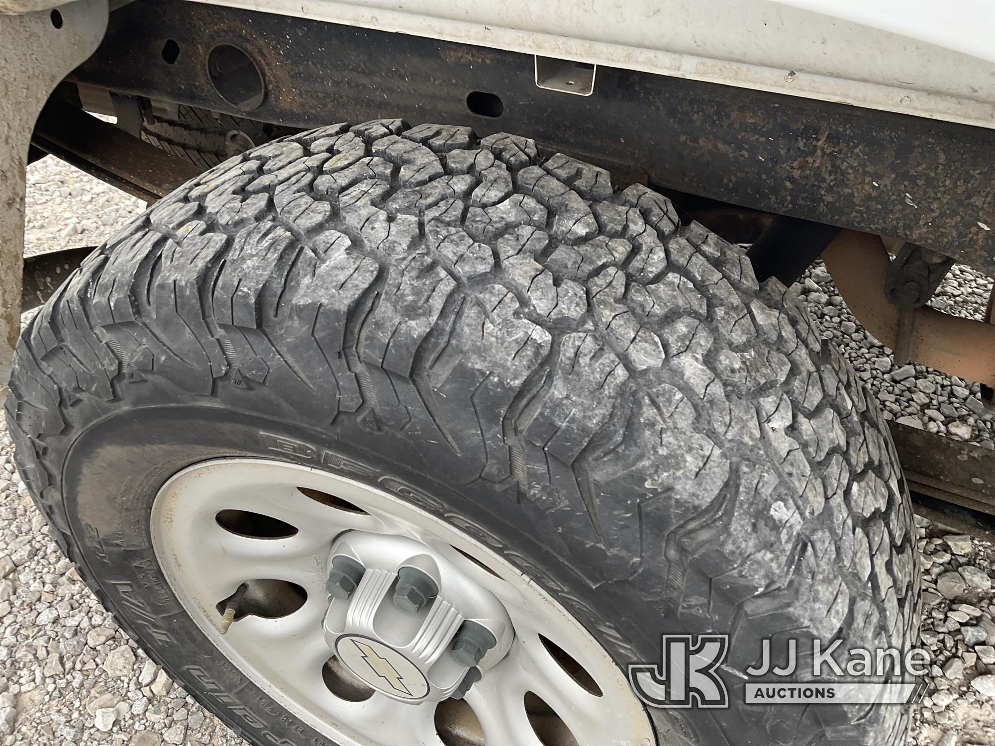 (Johnson City, TX) 2010 Chevrolet Silverado 1500 4x4 Extended-Cab Pickup Truck, , Cooperative owned