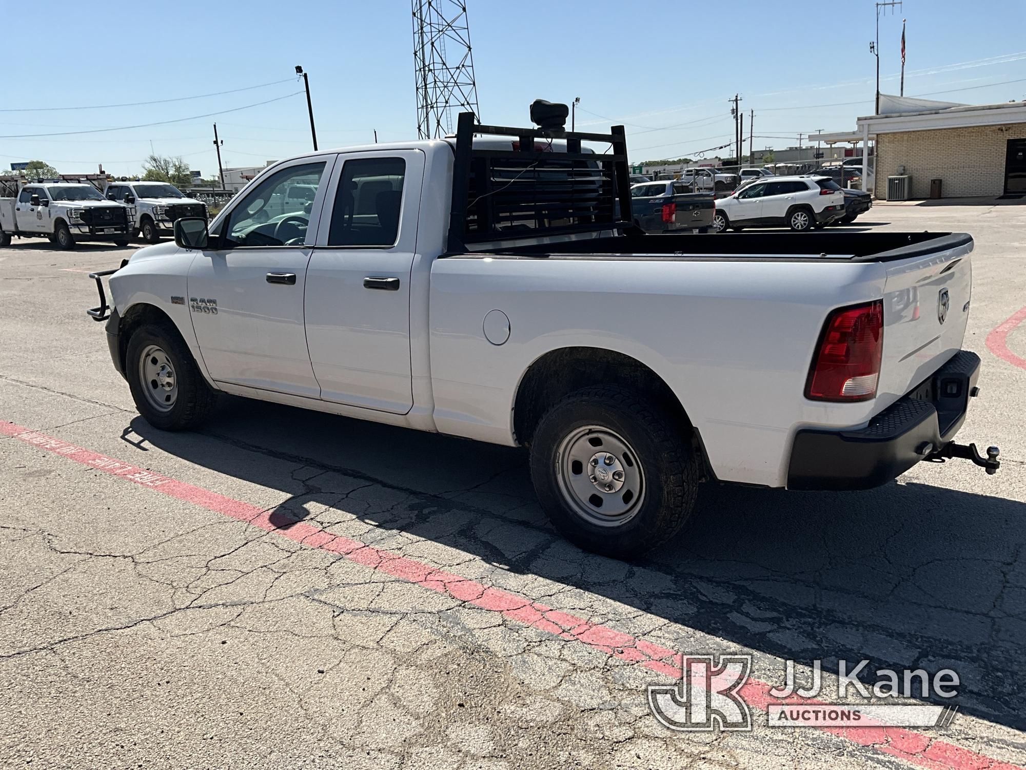 (Azle, TX) 2014 RAM 1500 4x4 Extended-Cab Pickup Truck Runs & Moves) (ABS Warning Light On, TPMS War