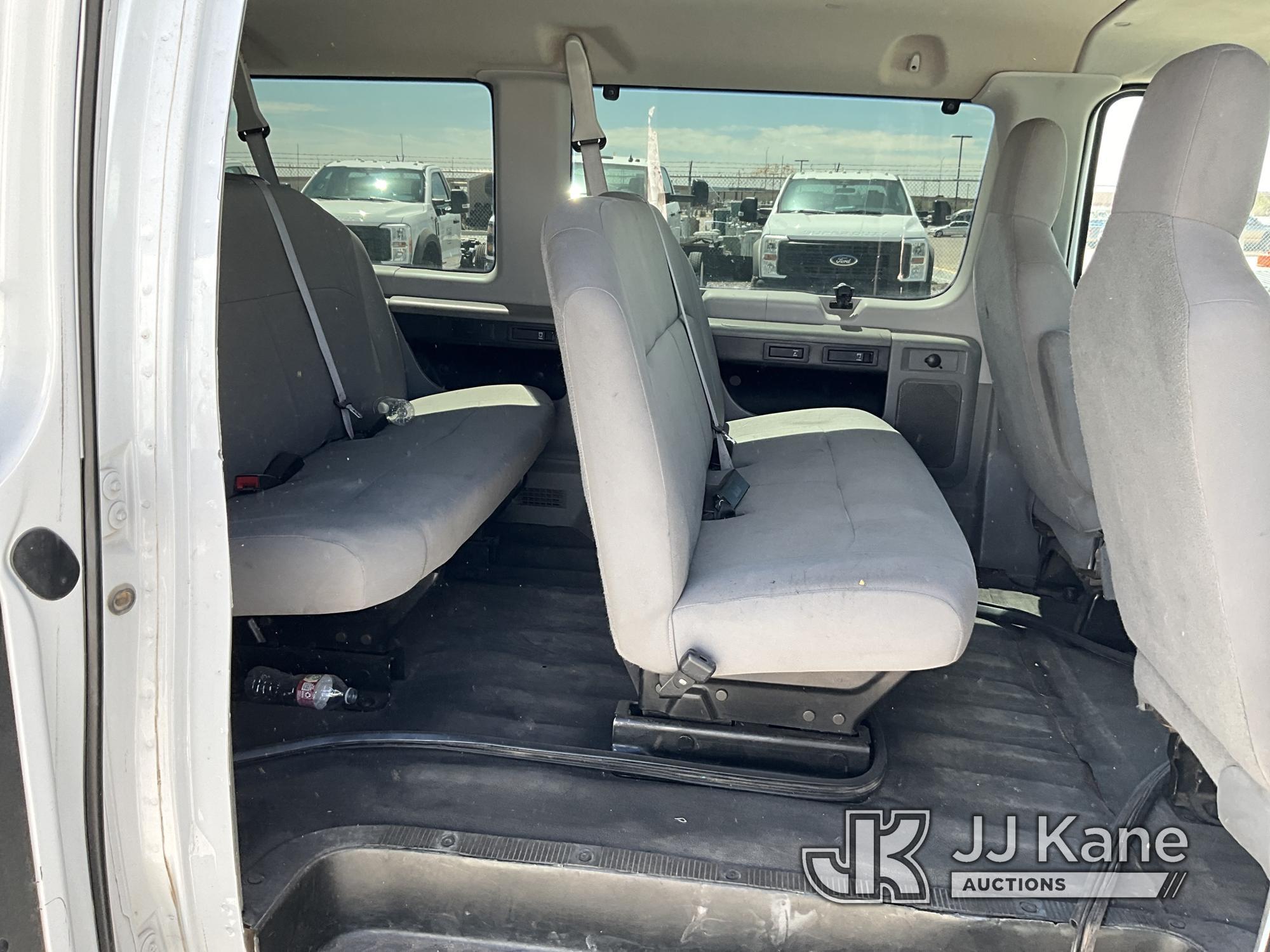 (El Paso, TX) 2013 Ford E350 XL Passenger Van Runs & Moves) (TPMS Light On, Paint Damage