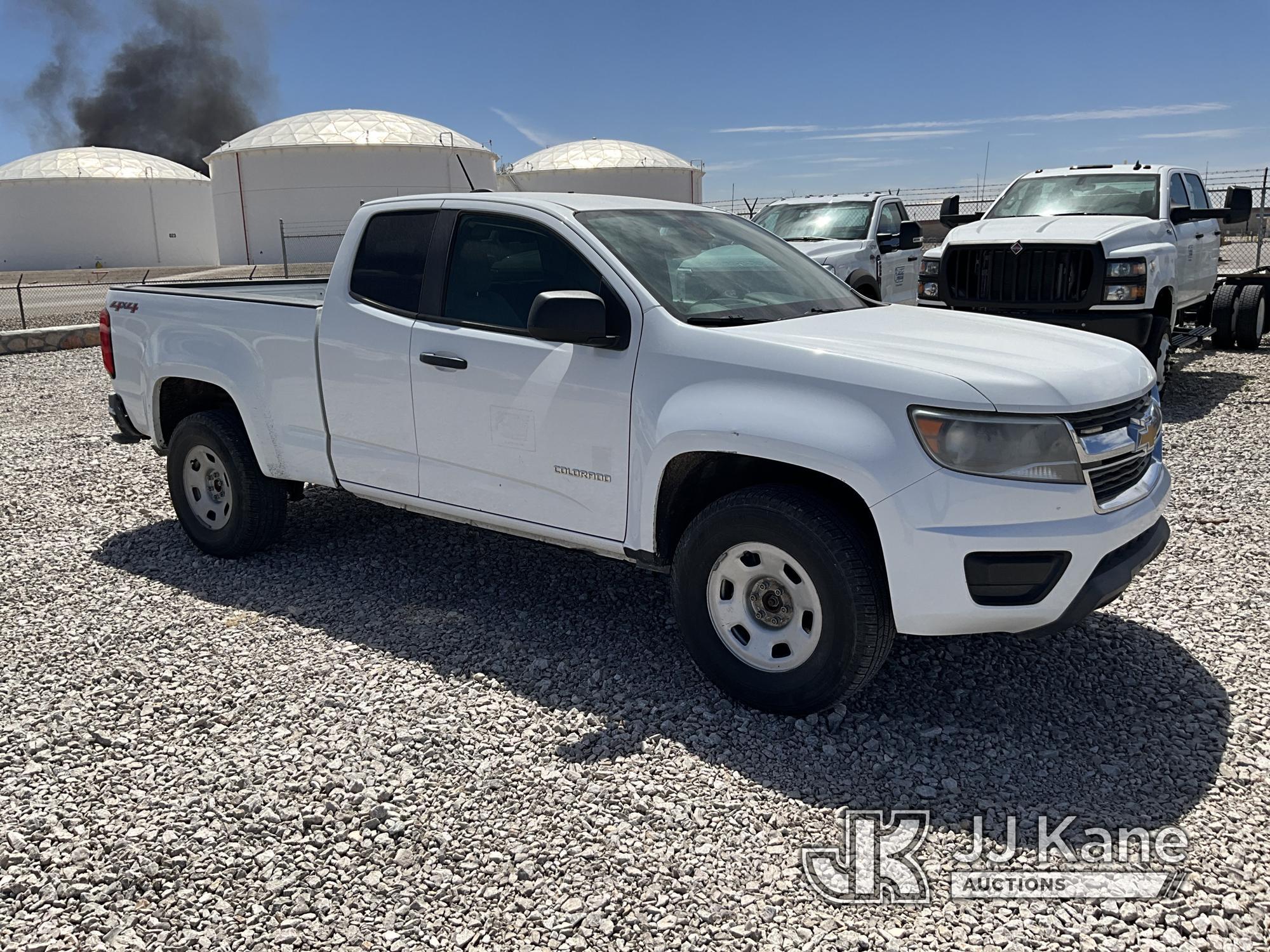 (El Paso, TX) 2016 Chevrolet Colorado 4x4 Extended-Cab Pickup Truck Runs & Moves) (Paint Damage, Spa