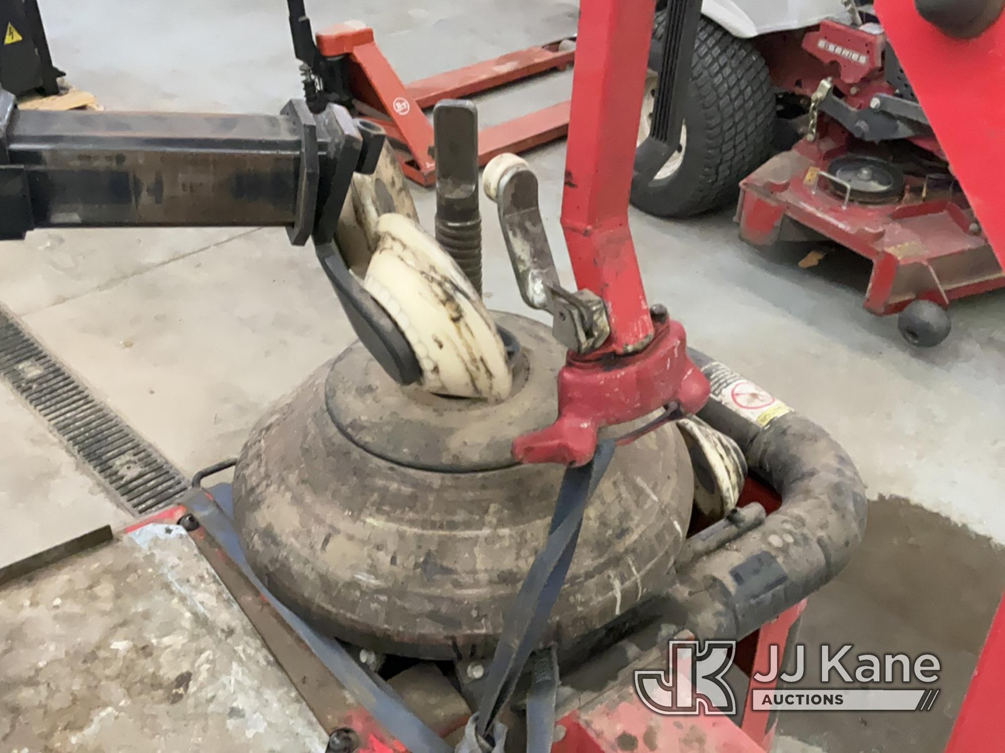 (South Beloit, IL) Hunter TC2000 Tire Machine (Seller States-Operational when took out of service) N