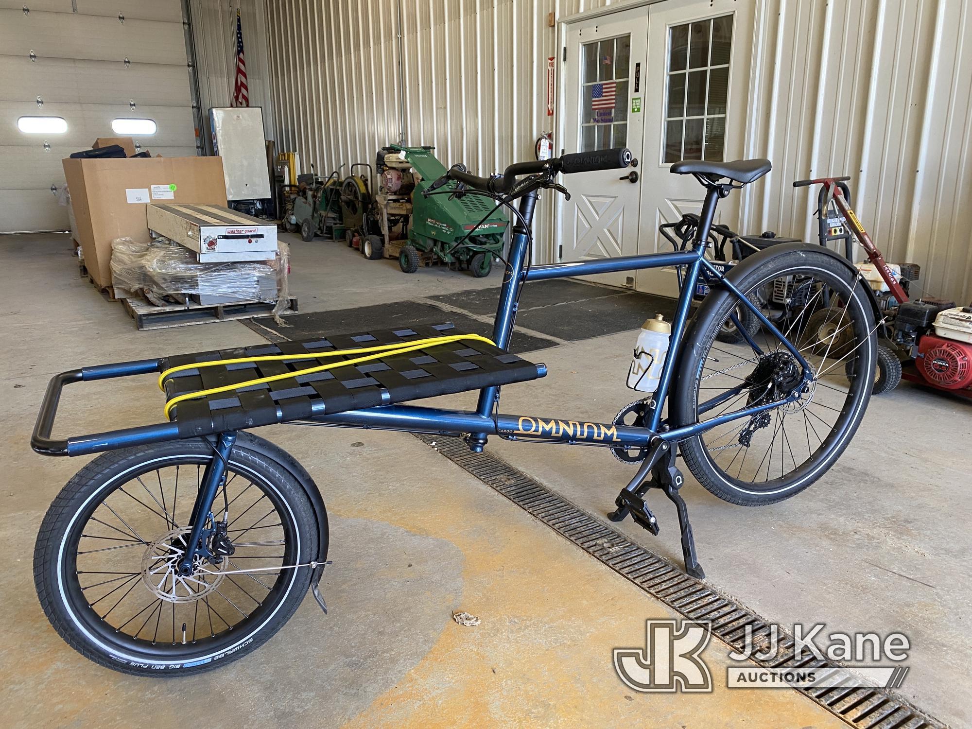 (South Beloit, IL) Omnium Cargo Bicycle. SN: WJUM1451R NOTE: This unit is being sold AS IS/WHERE IS