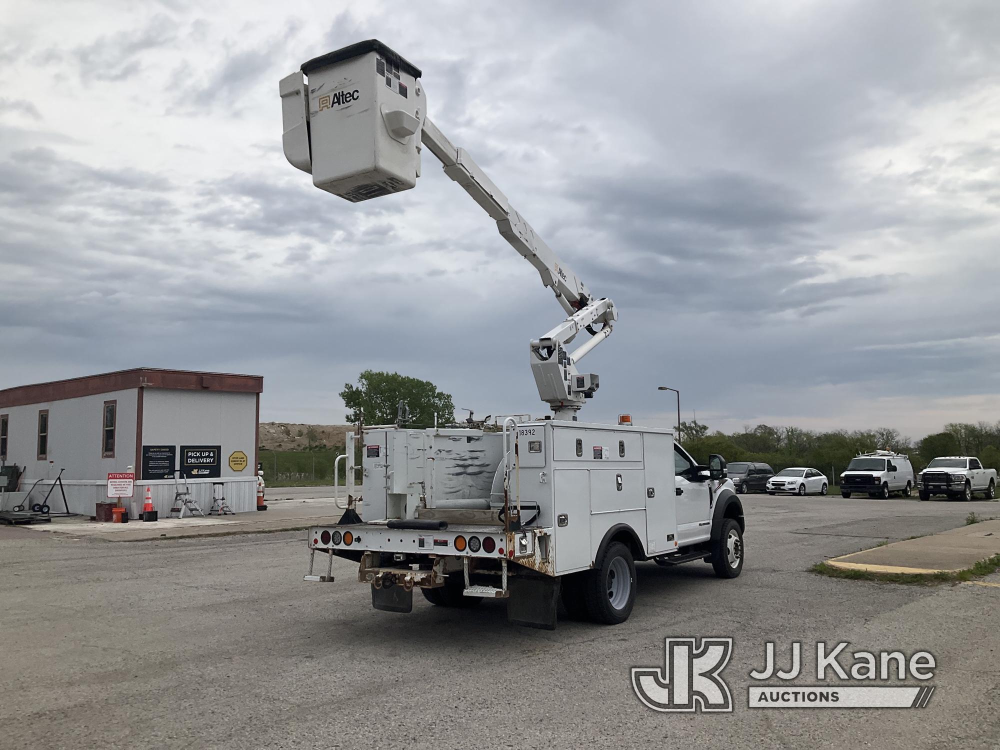 (Kansas City, MO) Altec AT37G, Articulating & Telescopic Bucket mounted behind cab on 2017 Ford F550