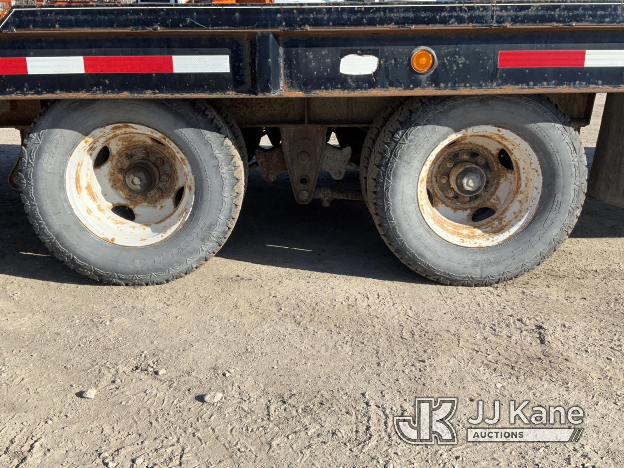 (Des Moines, IA) 2005 Redi Haul T/A Tagalong Flatbed Trailer