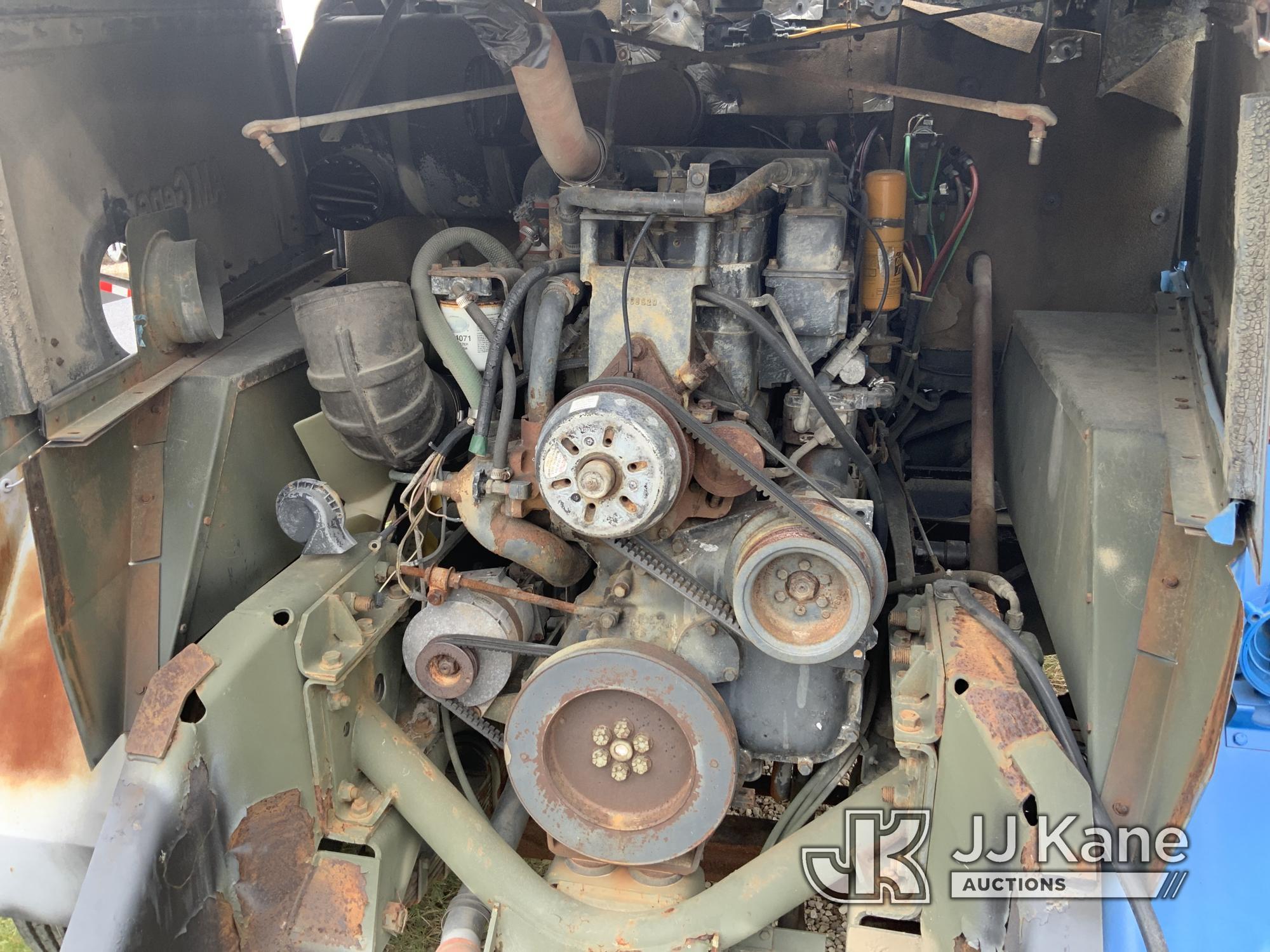 (Aubrey, TX) 1984 AM General M915A1 T/A Truck Tractor, Military - AM General truck/ tractor NSN 2320