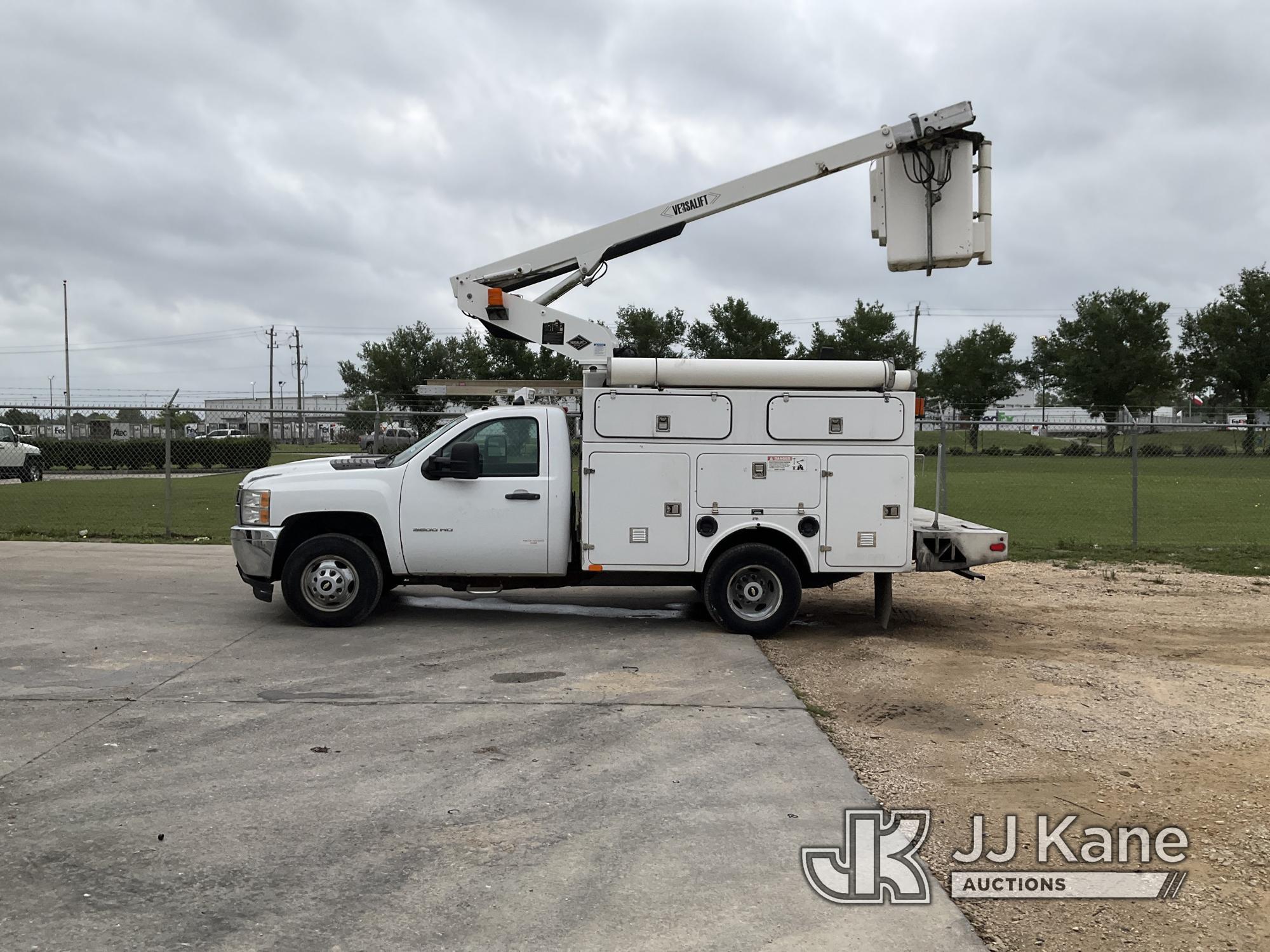 (Houston, TX) Versalift TEL29NE03, Telescopic Non-Insulated Bucket Truck mounted behind cab on 2012