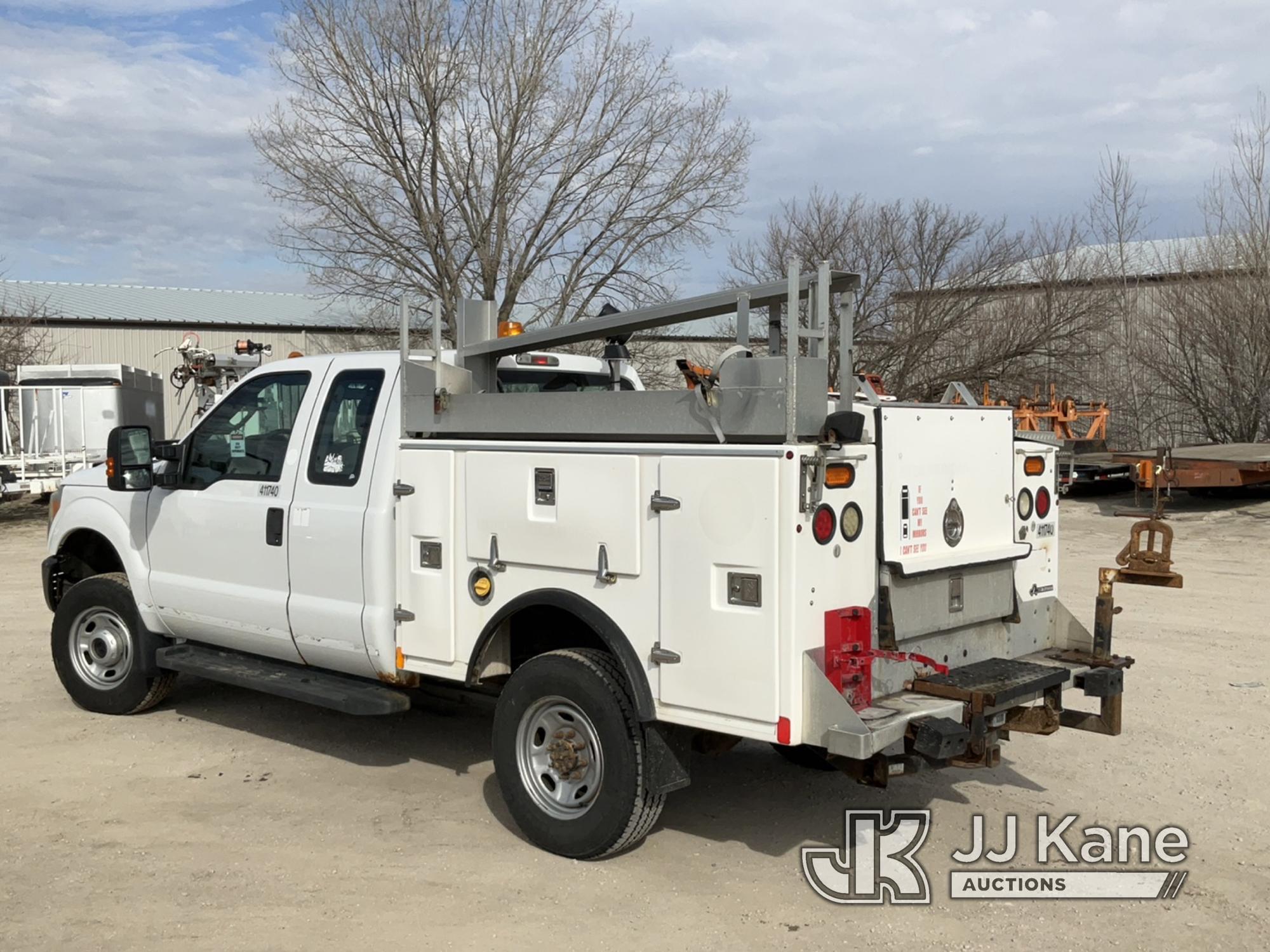 (Des Moines, IA) 2012 Ford F350 4x4 Extended-Cab Enclosed Service Truck Runs and Moves