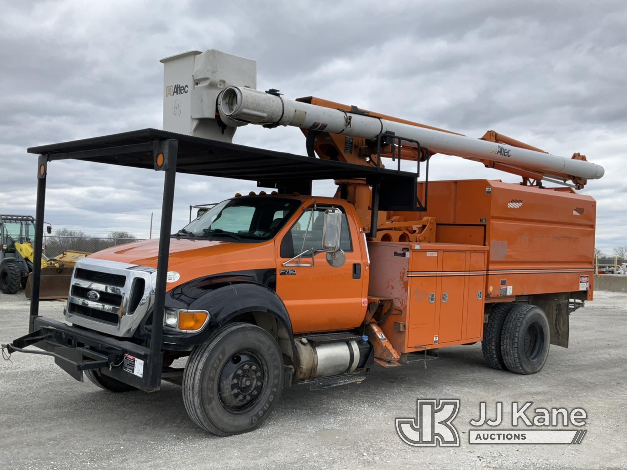 (Hawk Point, MO) Altec LR760-E70, Over-Center Elevator Bucket Truck mounted behind cab on 2013 Ford