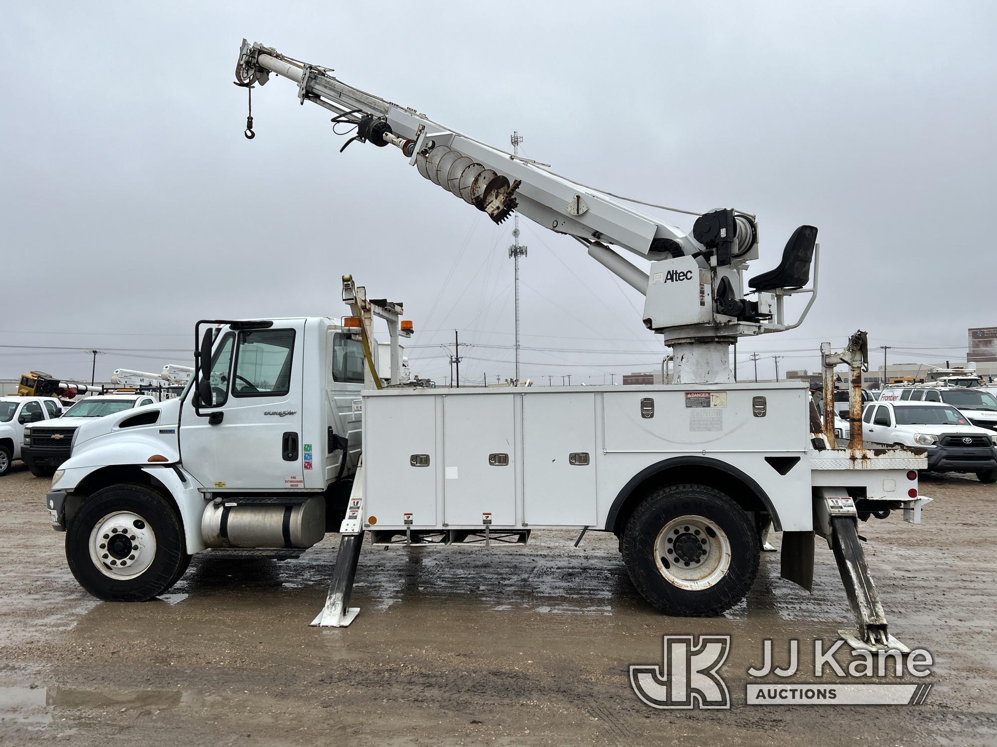 (Waxahachie, TX) Altec DM47B-TR, Digger Derrick rear mounted on 2013 International 4300 Utility Truc