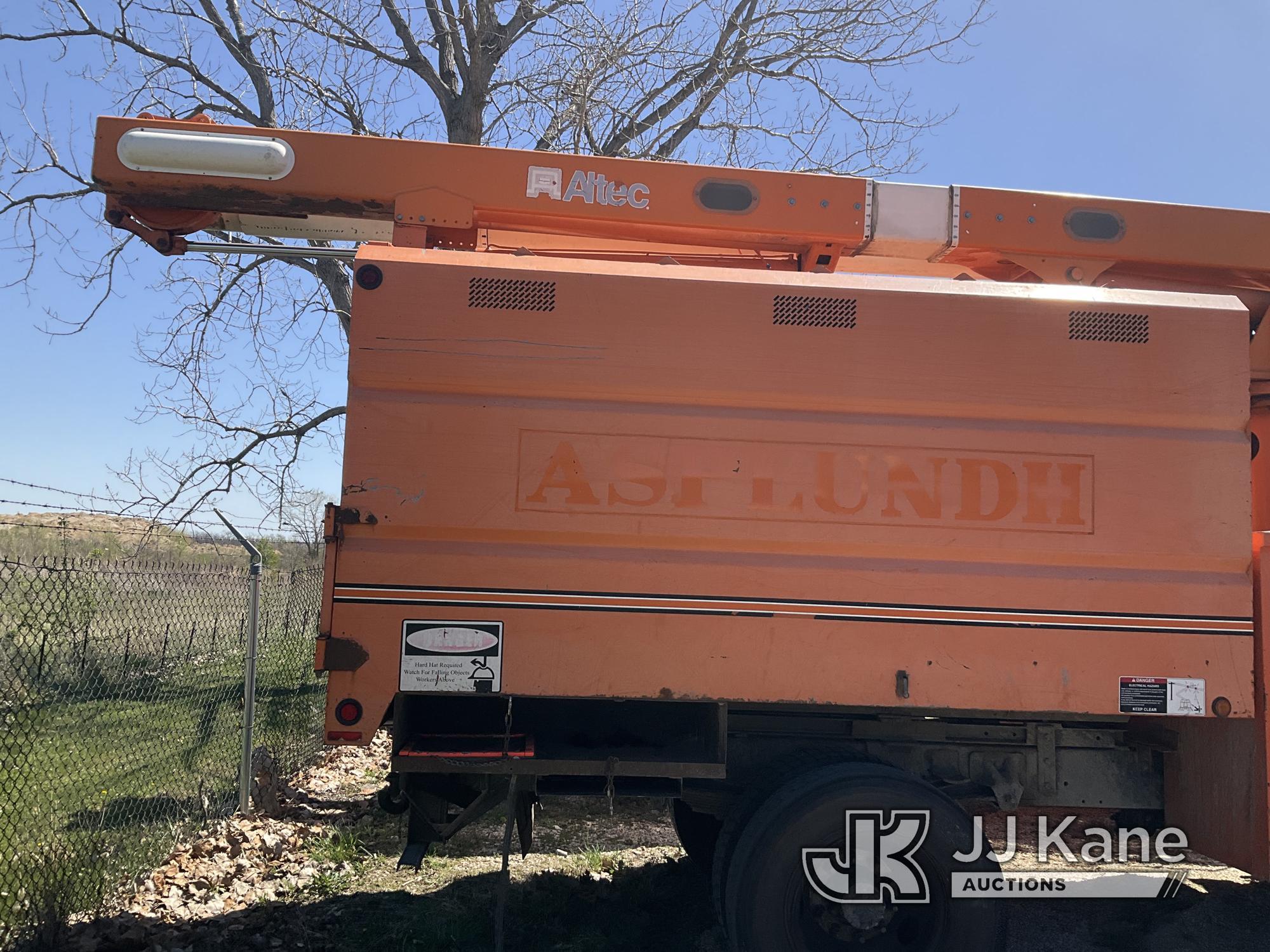 (Kansas City, MO) Altec LRV55, Over-Center Bucket Truck mounted behind cab on 2006 GMC C7500 Chipper