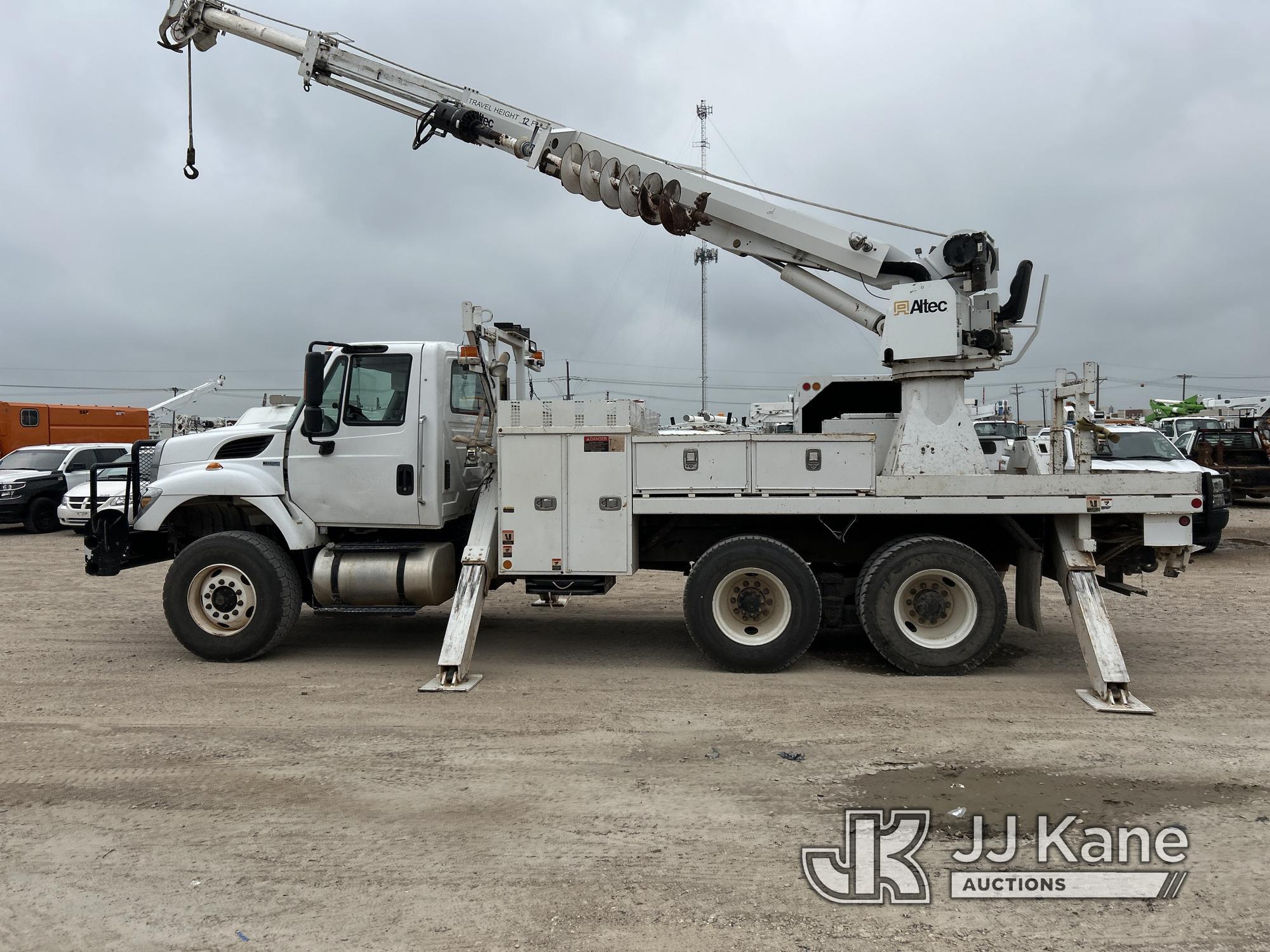 (Waxahachie, TX) Altec DM47-TR, Digger Derrick rear mounted on 2015 International 7400 T/A Flatbed/U