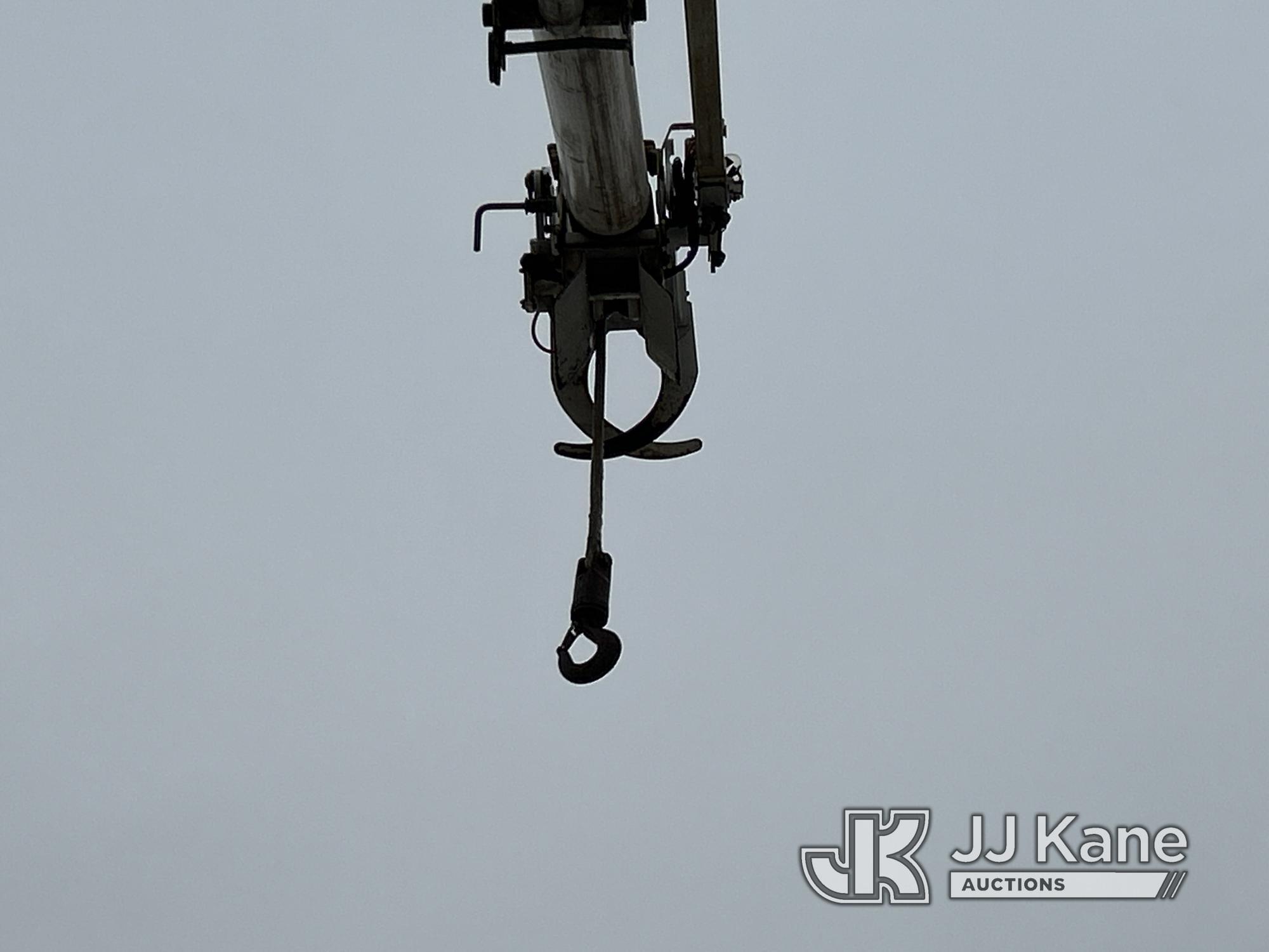 (Waxahachie, TX) Altec DM47B-TR, Digger Derrick rear mounted on 2013 International 4300 Utility Truc