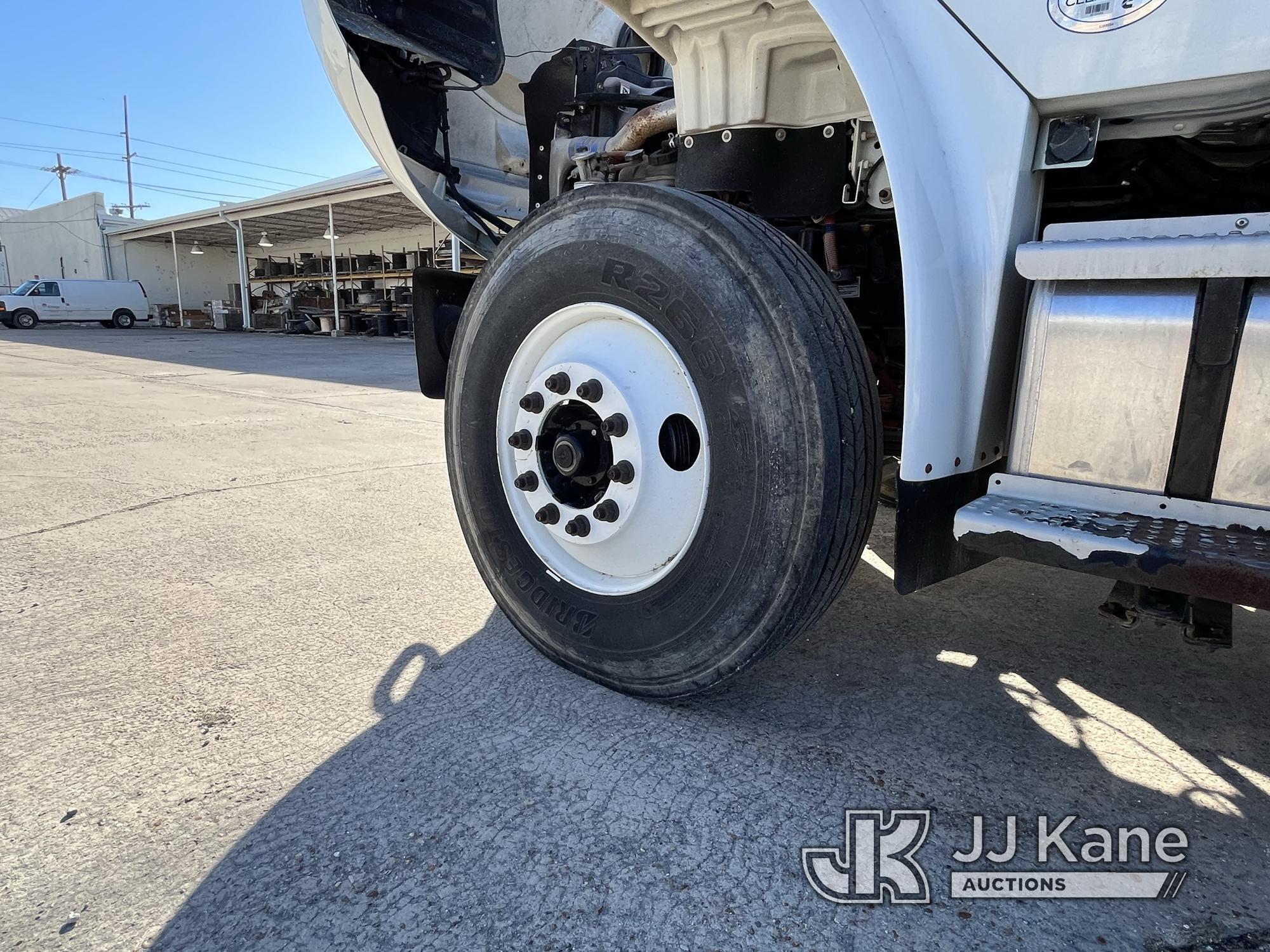 (Lake Charles, LA) Altec AC18-70B, 18 Ton, Hydraulic Crane mounted behind cab on 2012 Freightliner M