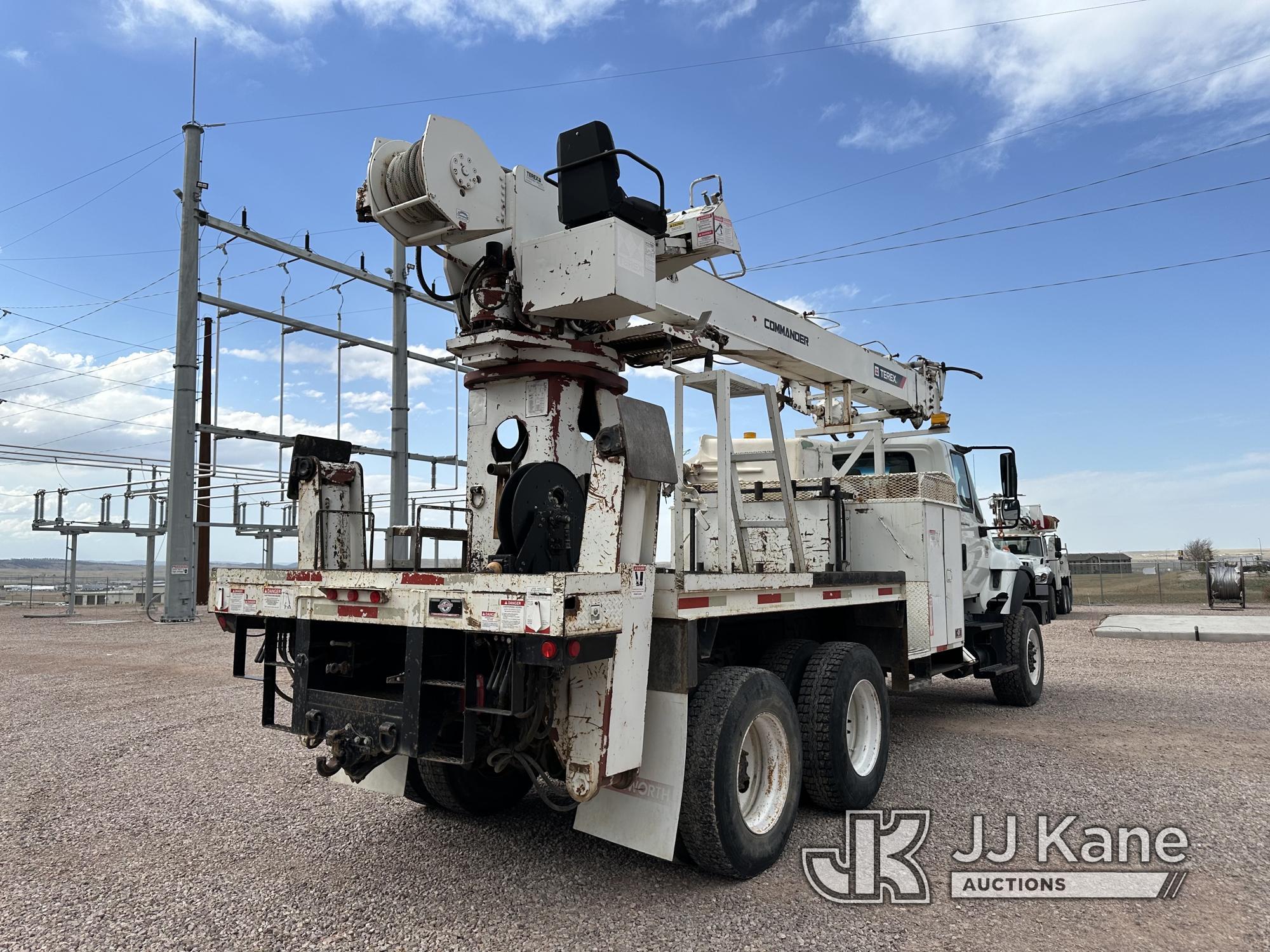 (Custer, SD) Terex Telelect Commander 6000, Digger Derrick rear mounted on 2004 International 7400 6