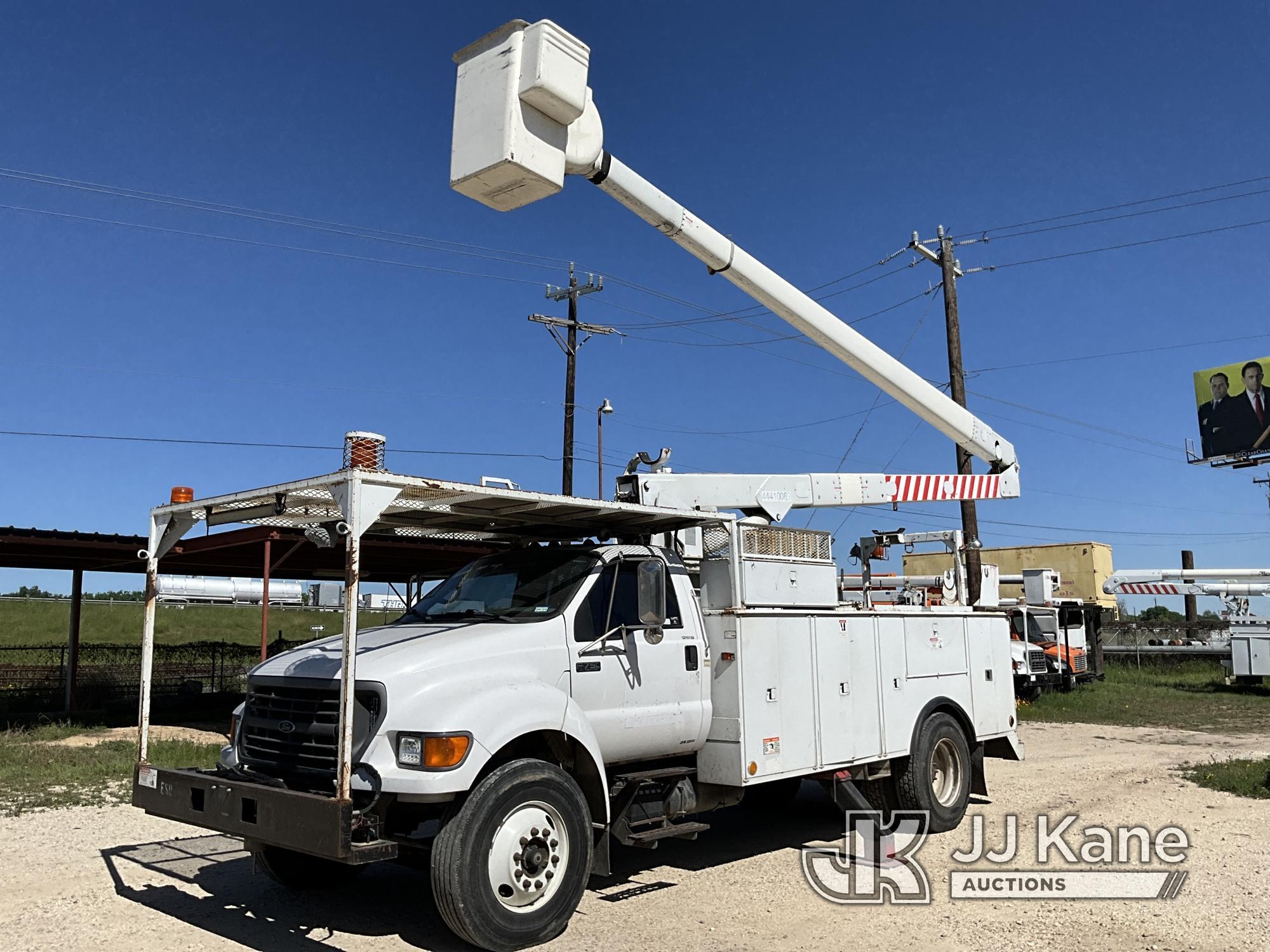 (San Antonio, TX) Terex/Telelect HiRanger 5FC-55, Bucket mounted behind cab on 2002 Ford F750 Utilit