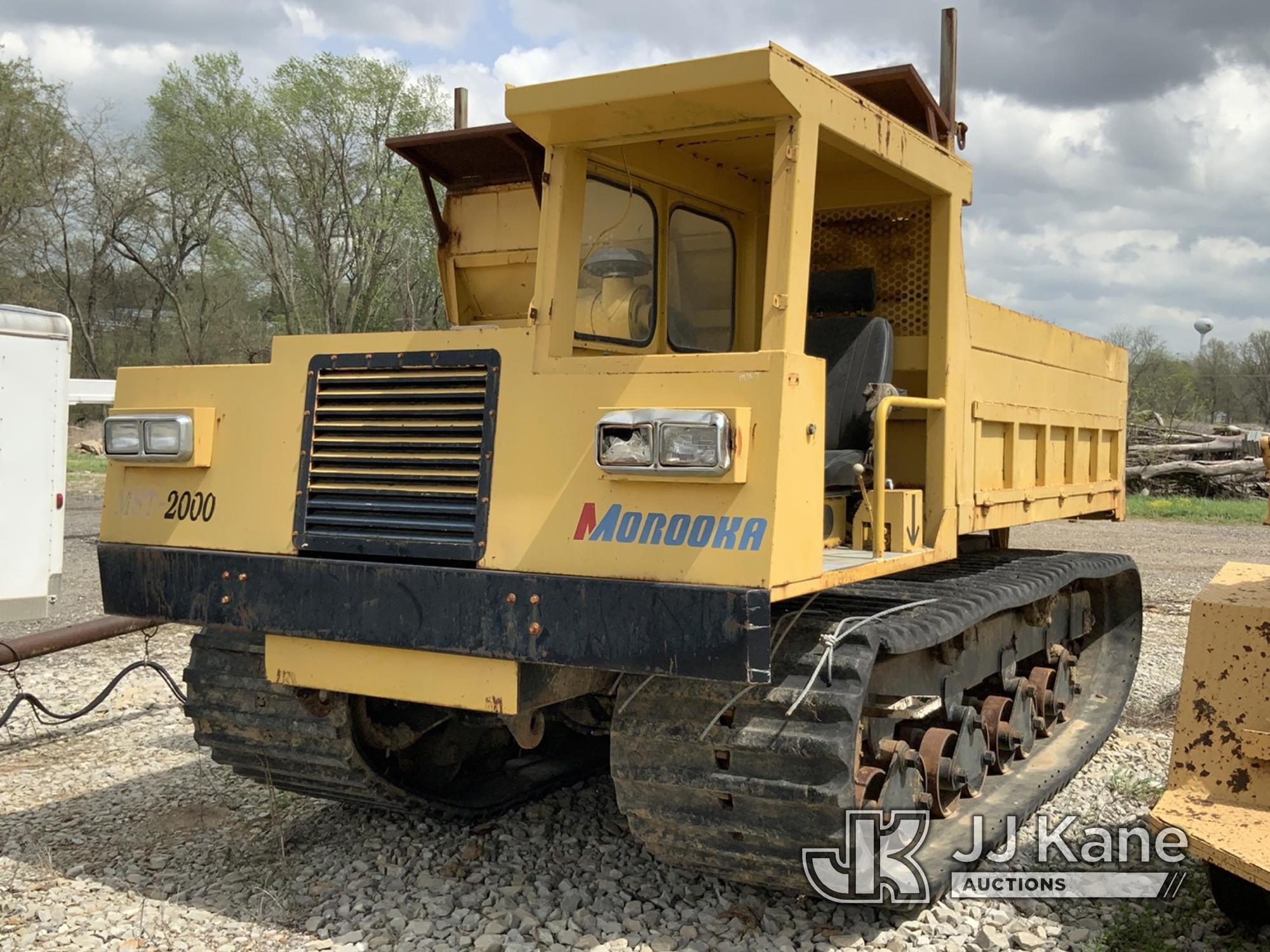 (Tipton, MO) 1994 Morooka MST 2000 All-Terrain Track Machine Dump Runs, Moves) (Bed Dumps. Left Rubb