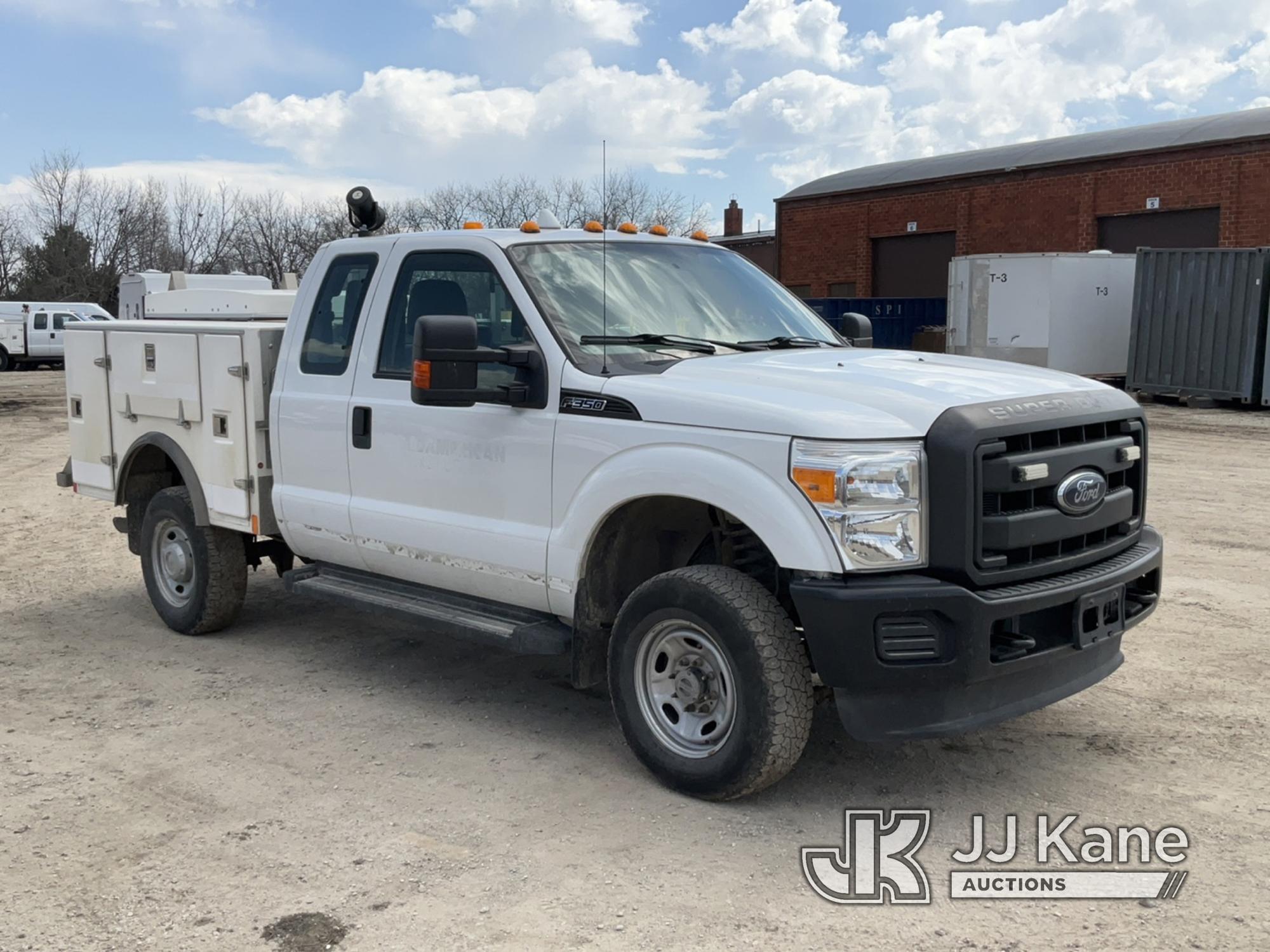 (Des Moines, IA) 2012 Ford F350 4x4 Extended-Cab Service Truck Runs & Moves