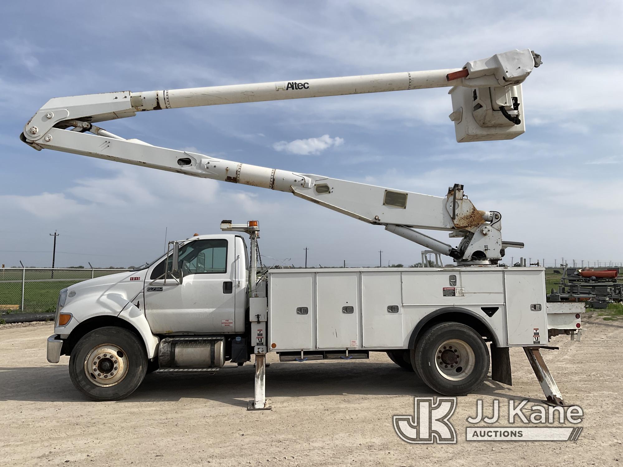 (Corpus Christi, TX) Altec AA755-MH, Material Handling Bucket Truck rear mounted on 2013 Ford F750 U