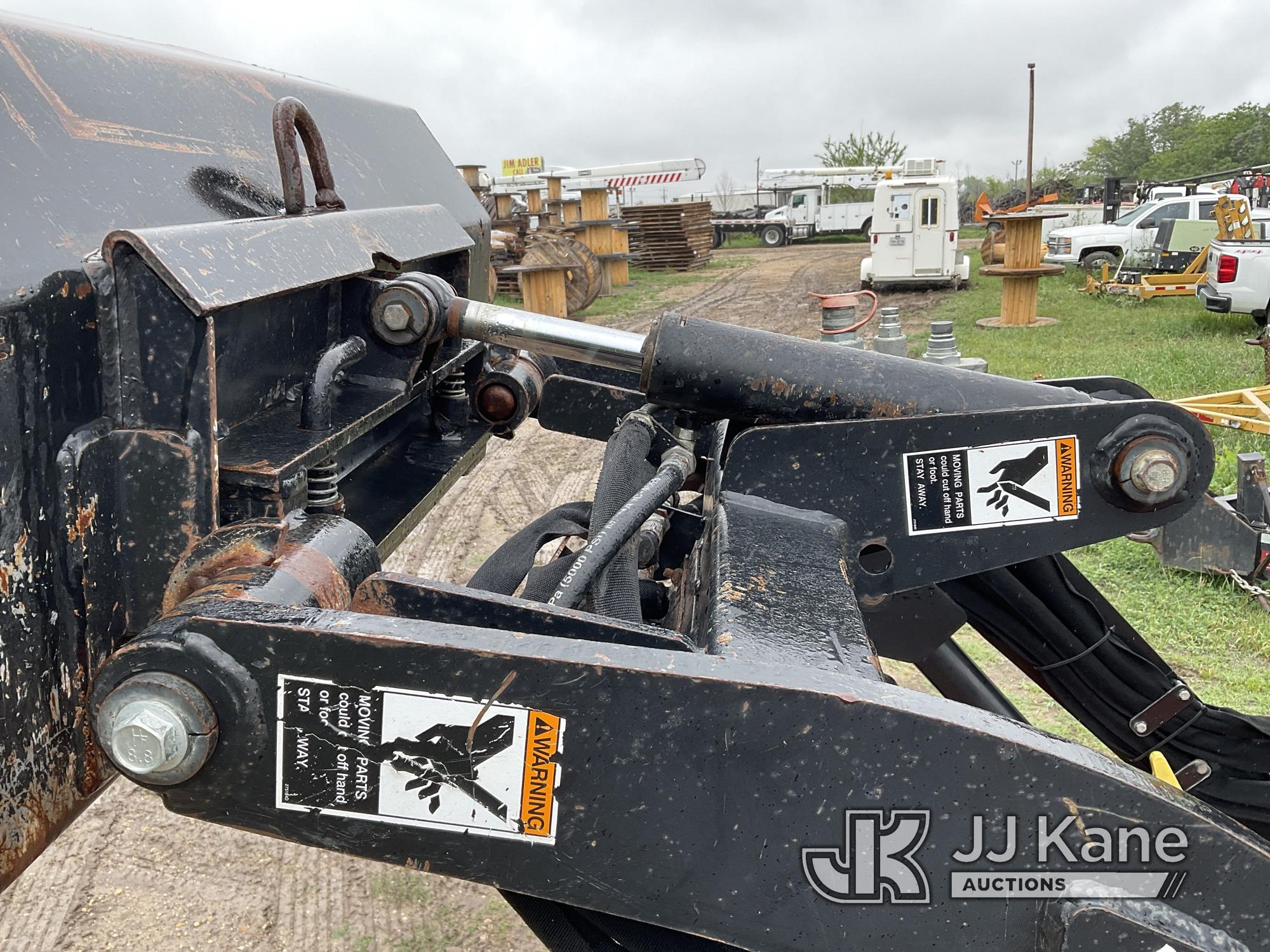 (San Antonio, TX) 2013 Ditch Witch XT855 Ride-On Tool Carrier Runs & Operates) (Jump to Start