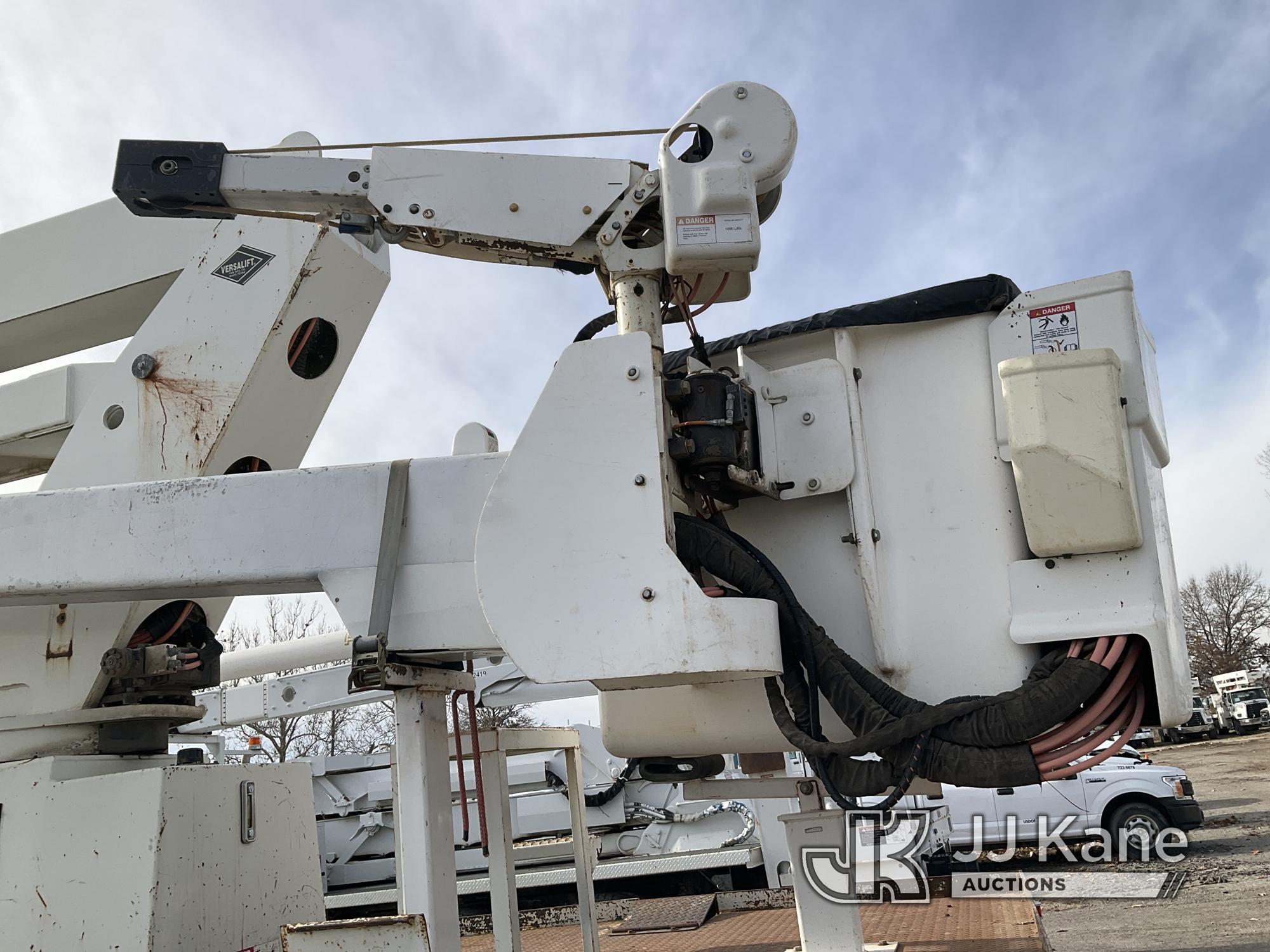 (Kansas City, MO) Versalift VST9000I, Articulating & Telescopic Material Handling Bucket Truck cente