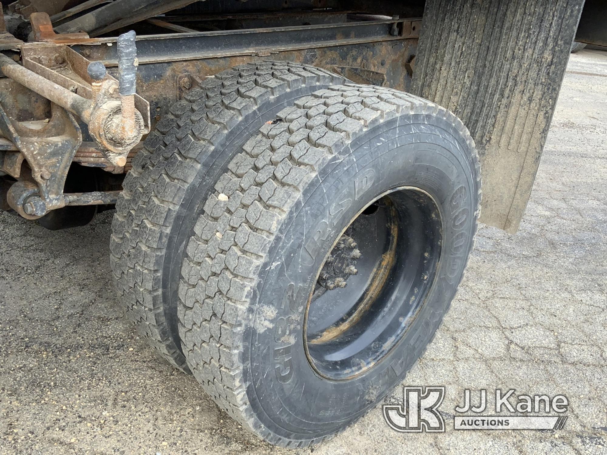 (South Beloit, IL) 2012 Ford F750 Chipper Dump Truck Runs, Moves & Upper Operates) (Check Engine Lig