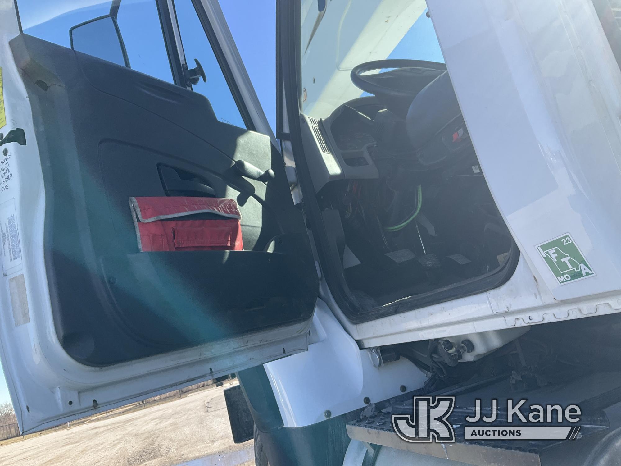 (Kansas City, MO) Altec AA55E, Material Handling Bucket rear mounted on 2012 International 7300 4x4