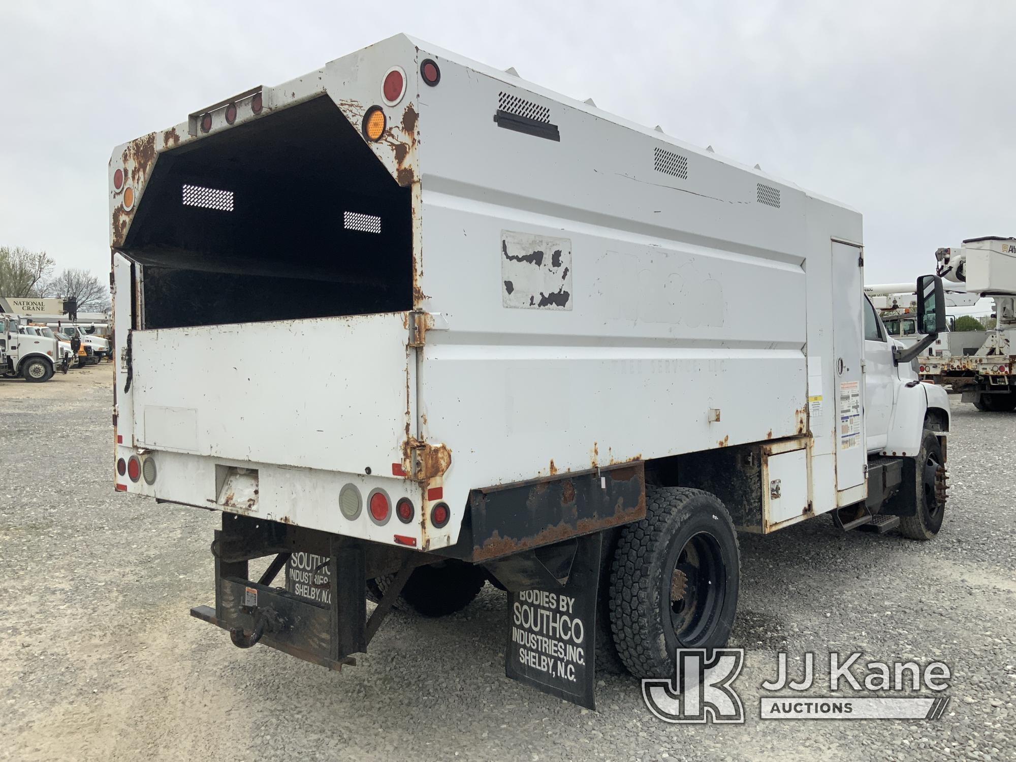 (Hawk Point, MO) 2005 GMC C6500 Chipper Dump Truck Runs, Moves & Dump Bed Operates.