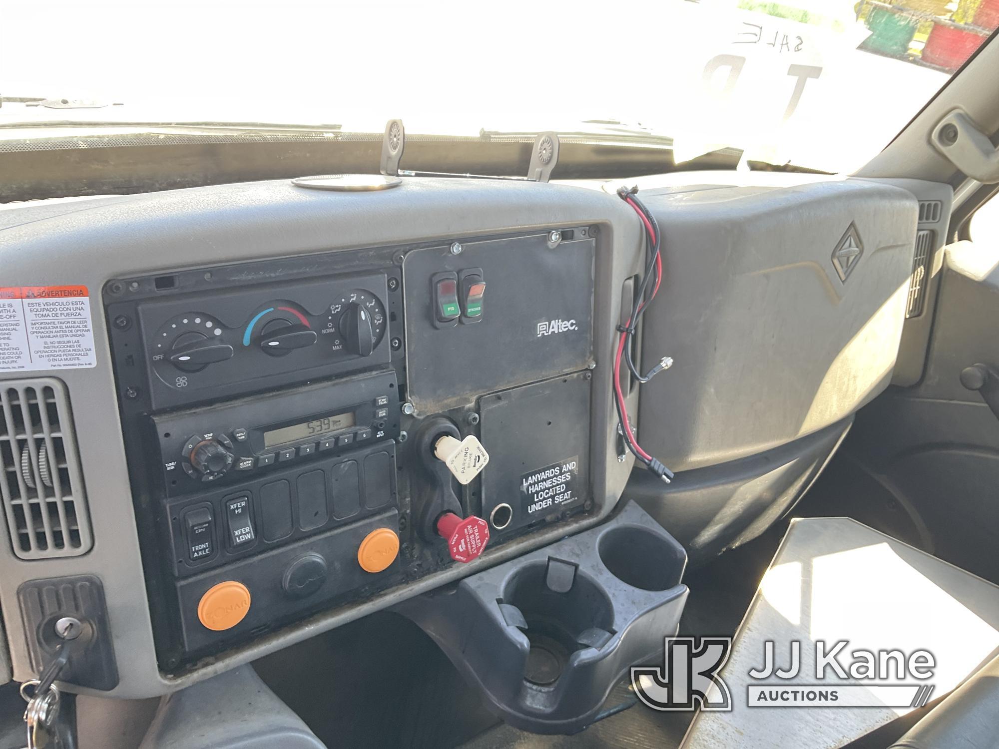 (Kansas City, MO) Altec AM55E-MH, Over-Center Material Handling Bucket Truck rear mounted on 2014 In