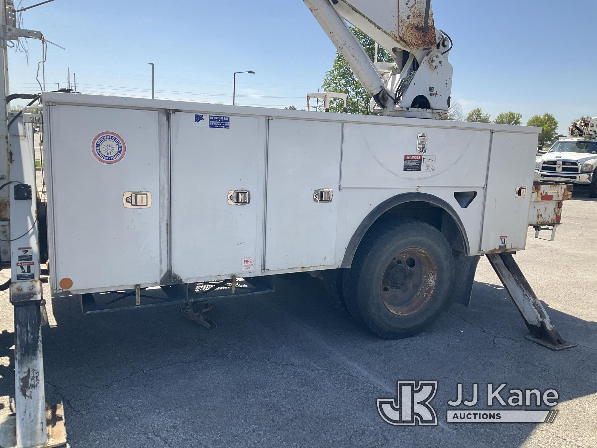 (Kansas City, MO) Altec AA755-MH, Articulating Material Handling Bucket Truck rear mounted on 2014 F