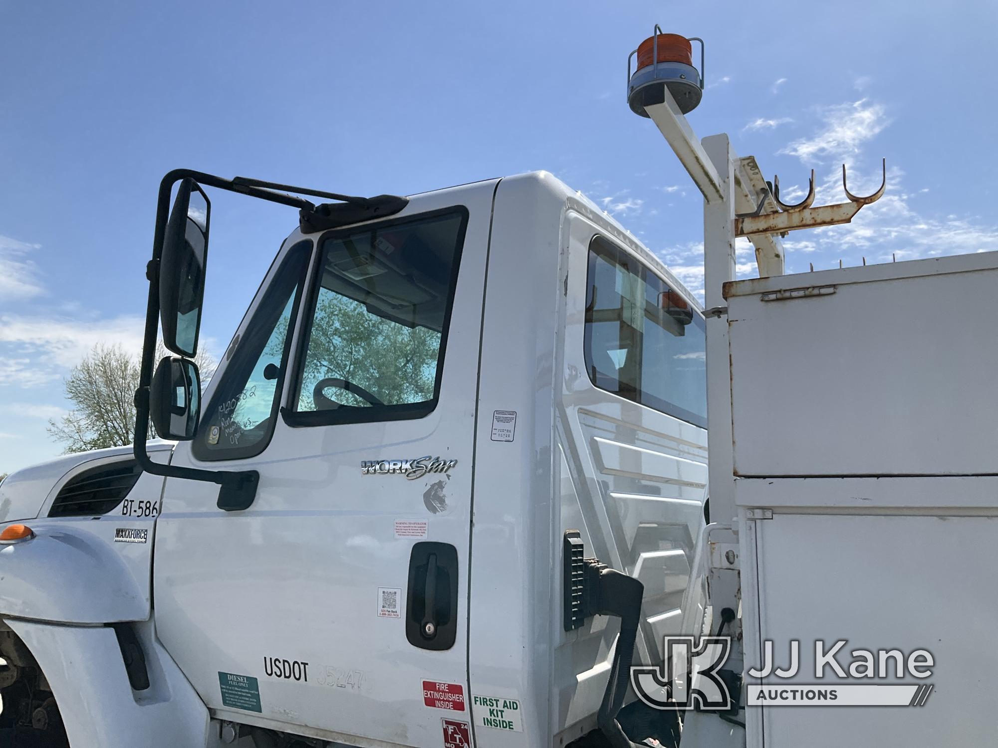 (Kansas City, MO) Altec AM55E-MH, Over-Center Material Handling Bucket rear mounted on 2014 Internat