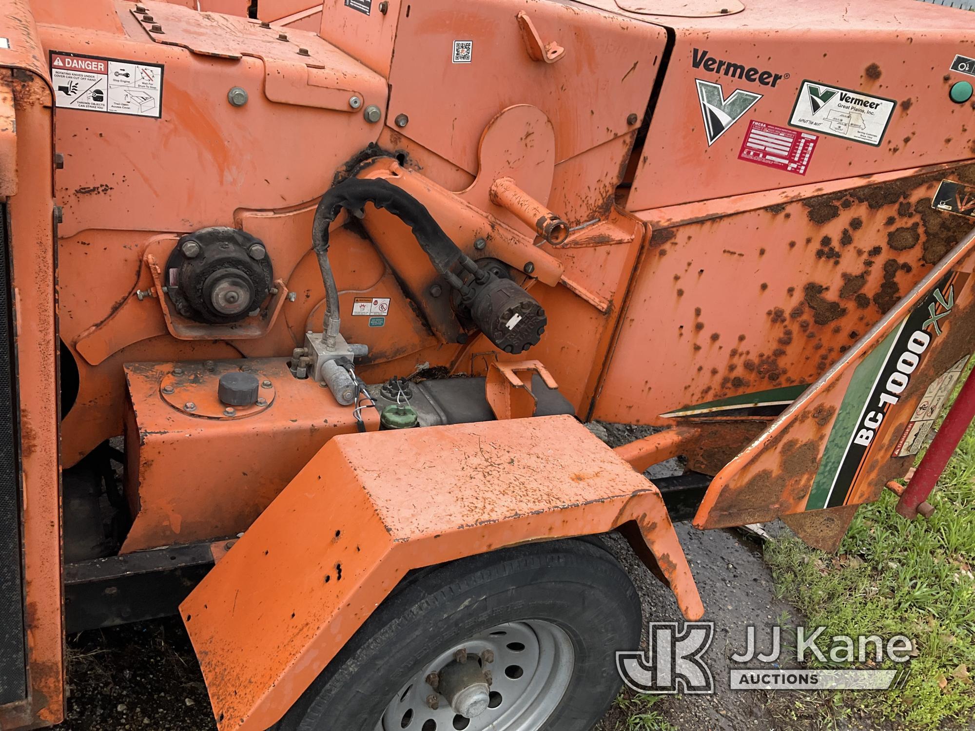 (Kansas City, MO) 2011 Vermeer BC1000XL Chipper (12in Drum) Not Running, Condition Unknown, Bad Engi