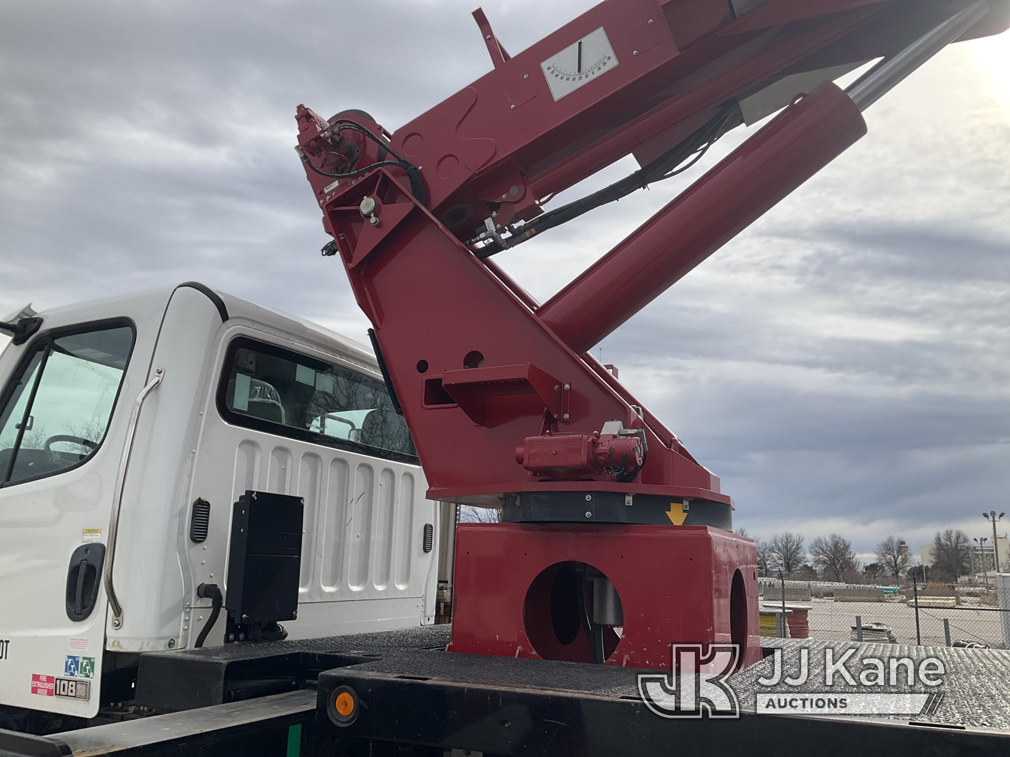 (Kansas City, MO) Elliott H110F, Telescopic Non-Insulated Sign Crane/Platform Lift mounted behind ca