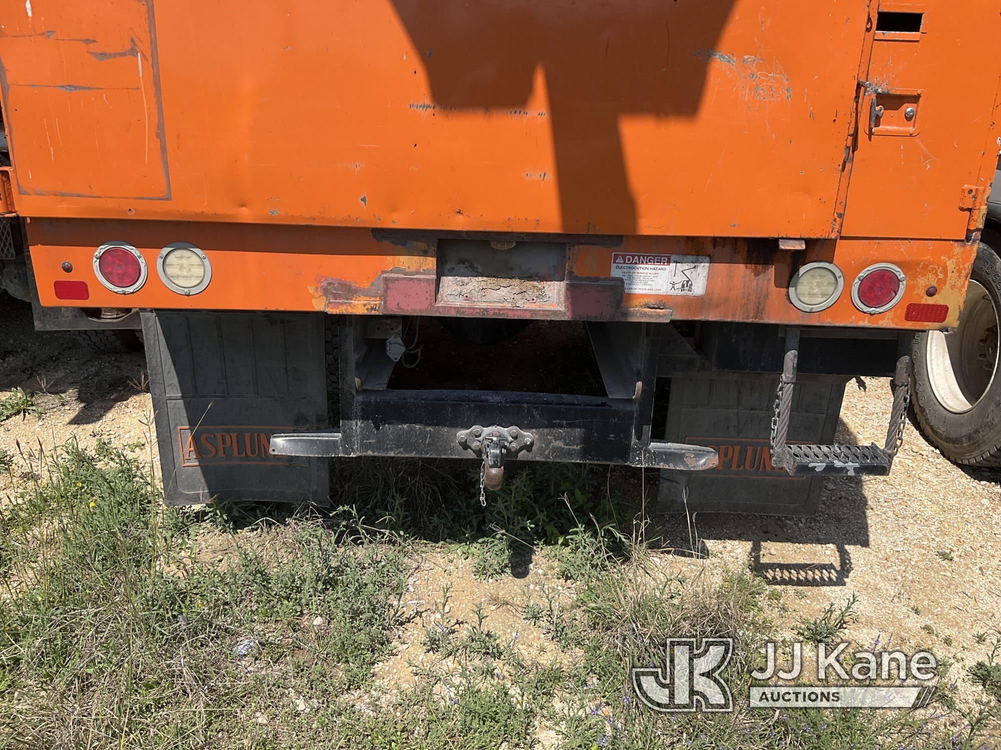 (San Antonio, TX) Terex/HiRanger XT55, Over-Center Bucket Truck mounted behind cab on 2010 Ford F750