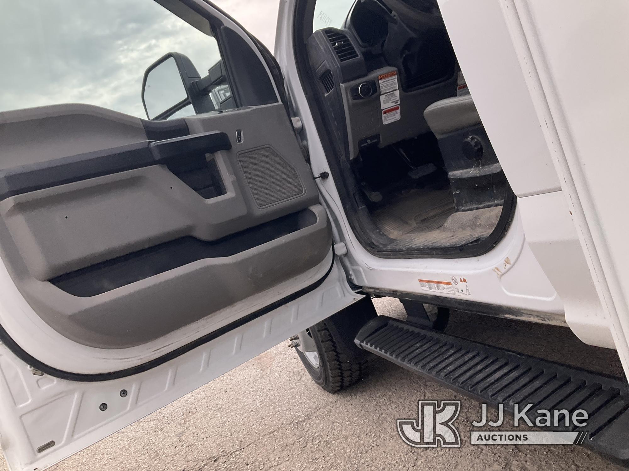 (Kansas City, MO) Altec AT37G, Articulating & Telescopic Bucket mounted behind cab on 2017 Ford F550