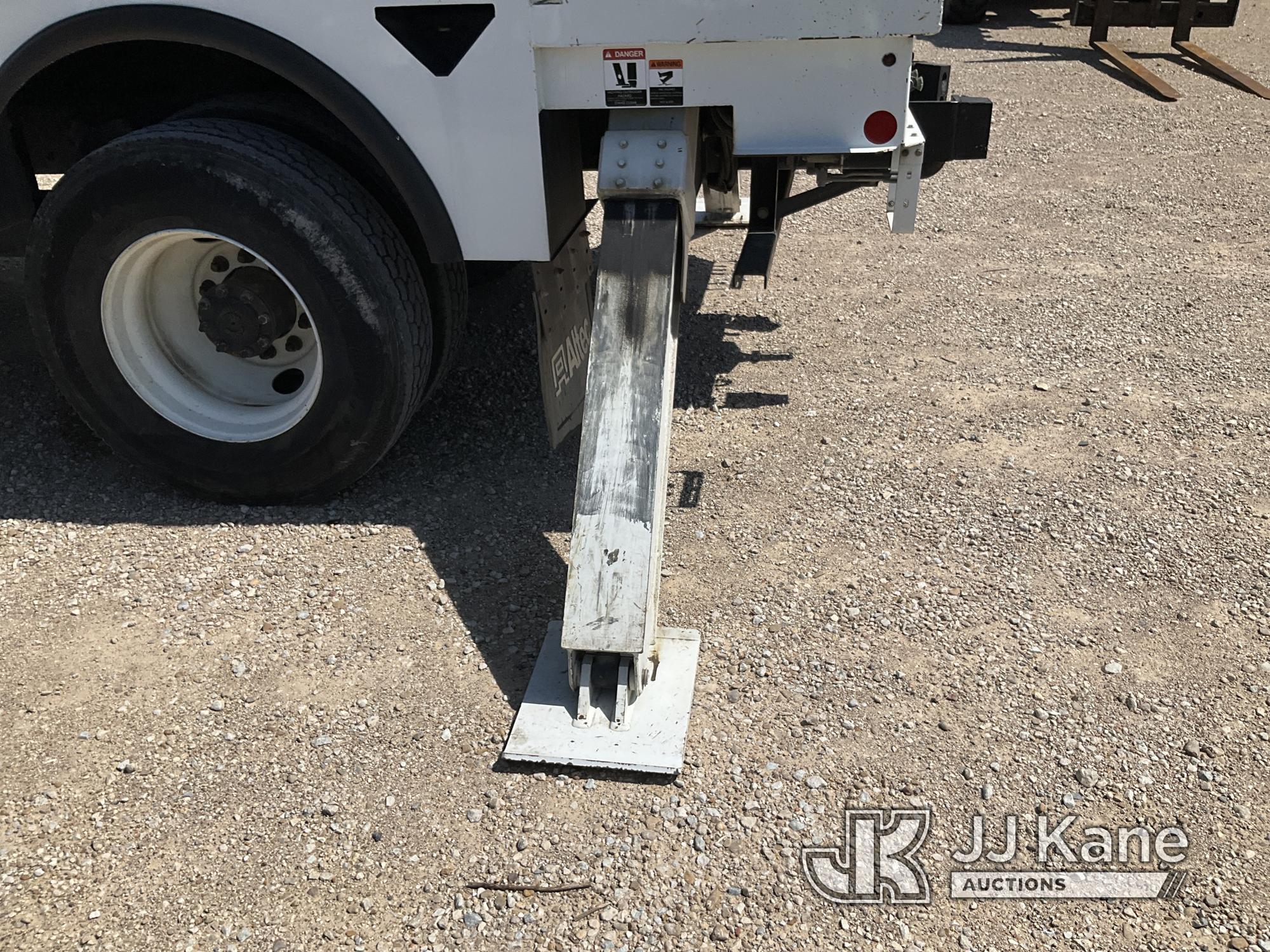 (Waxahachie, TX) Altec DC47TR, Digger Derrick rear mounted on 2018 Freightliner M2 106 Utility Truck