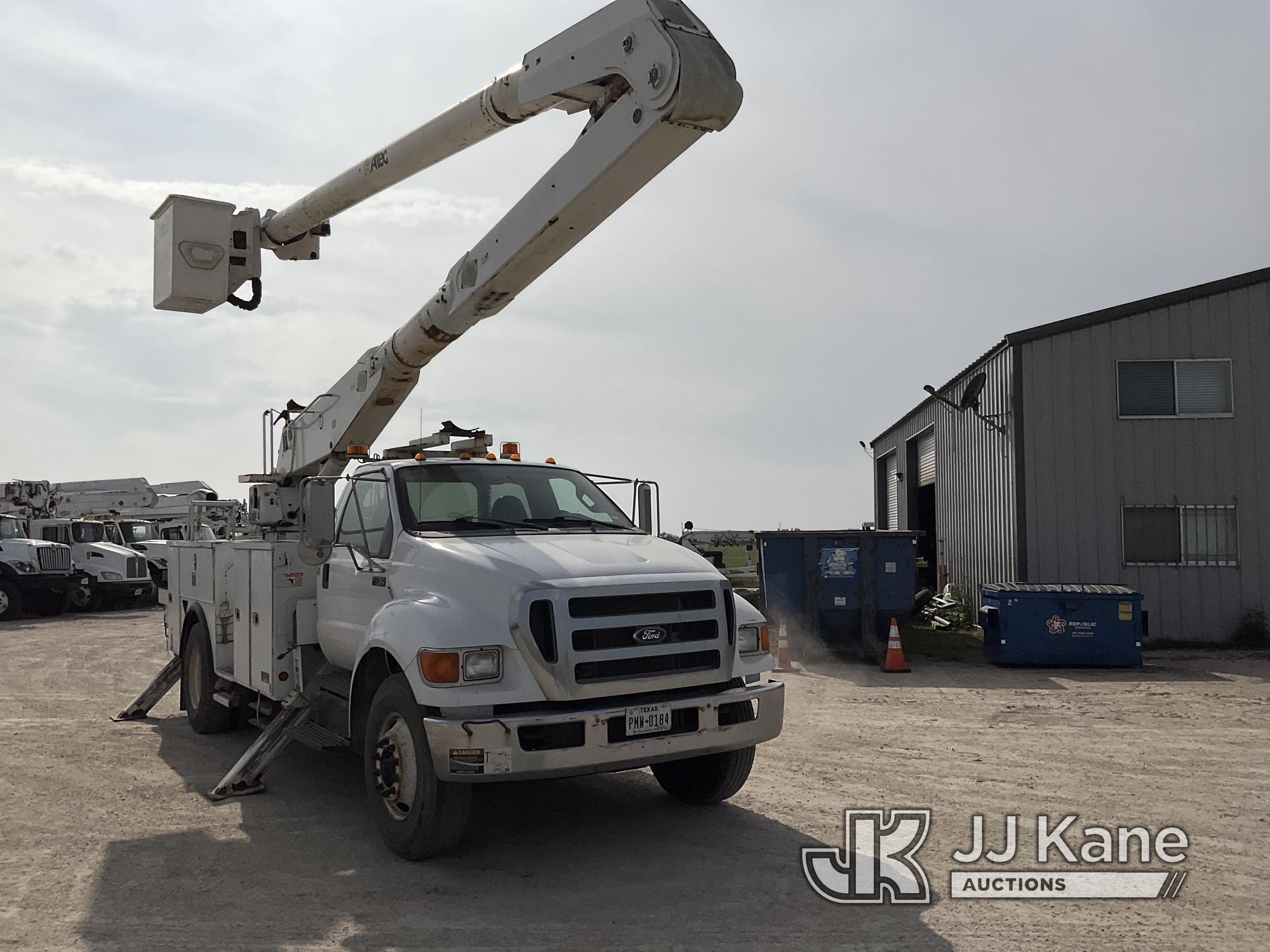 (Corpus Christi, TX) Altec AA755-MH, Material Handling Bucket Truck rear mounted on 2013 Ford F750 U