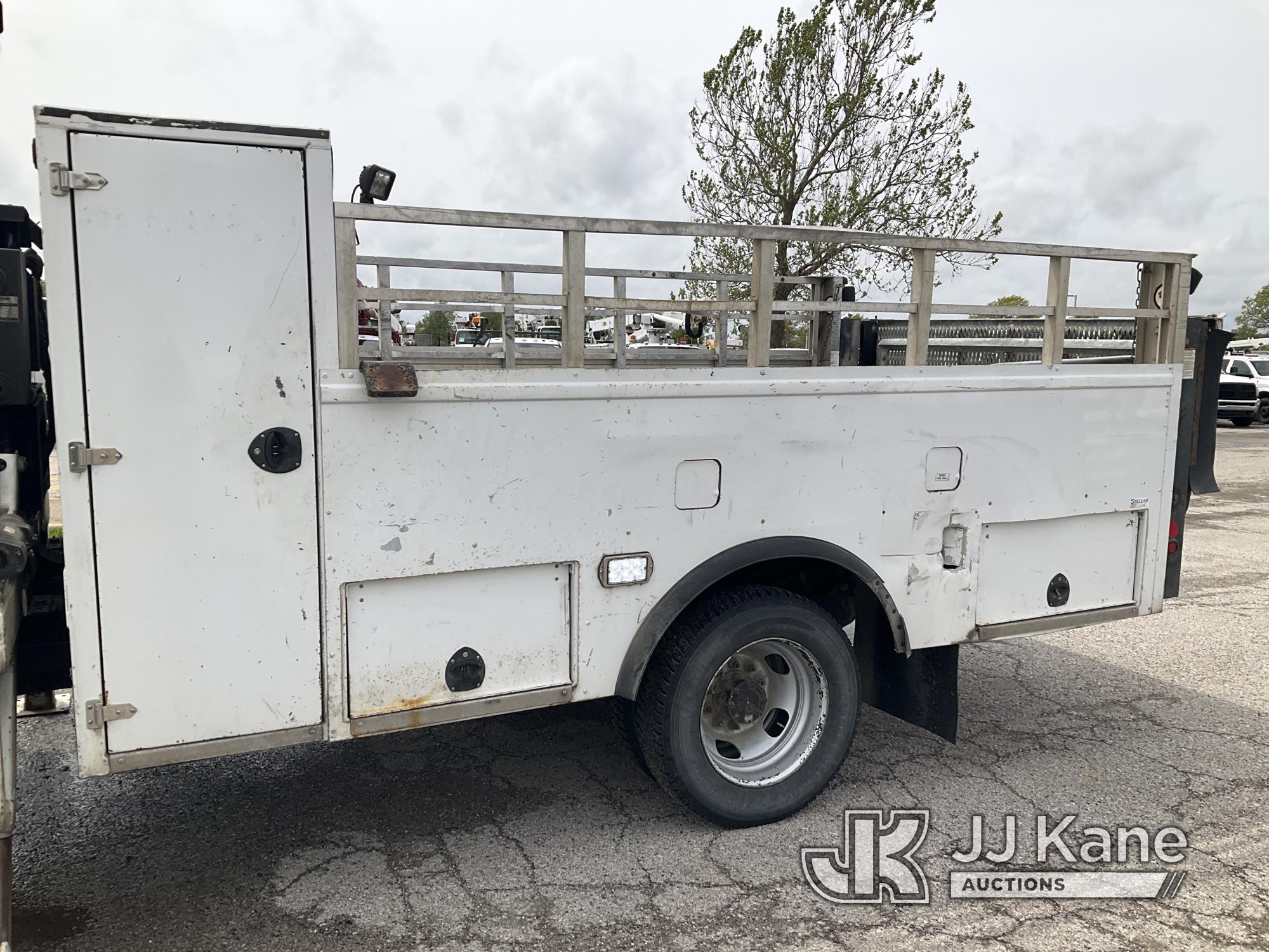 (Kansas City, MO) Stellar 3200A, Knuckleboom Crane mounted behind cab on 2014 RAM 5500 Flatbed/Servi