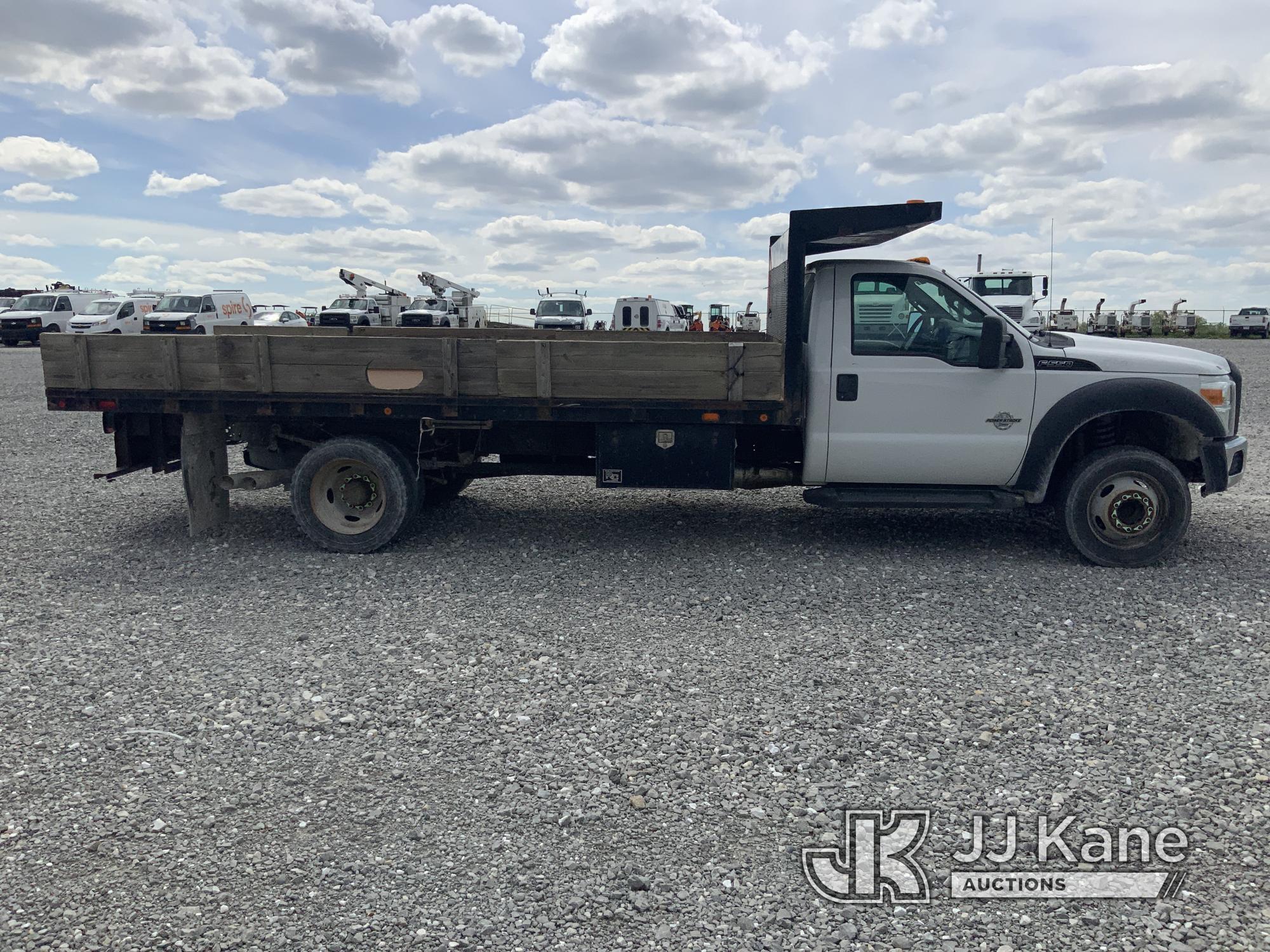 (Hawk Point, MO) 2012 Ford F550 Flatbed Truck Runs & Moves) (Check Engine Light On.