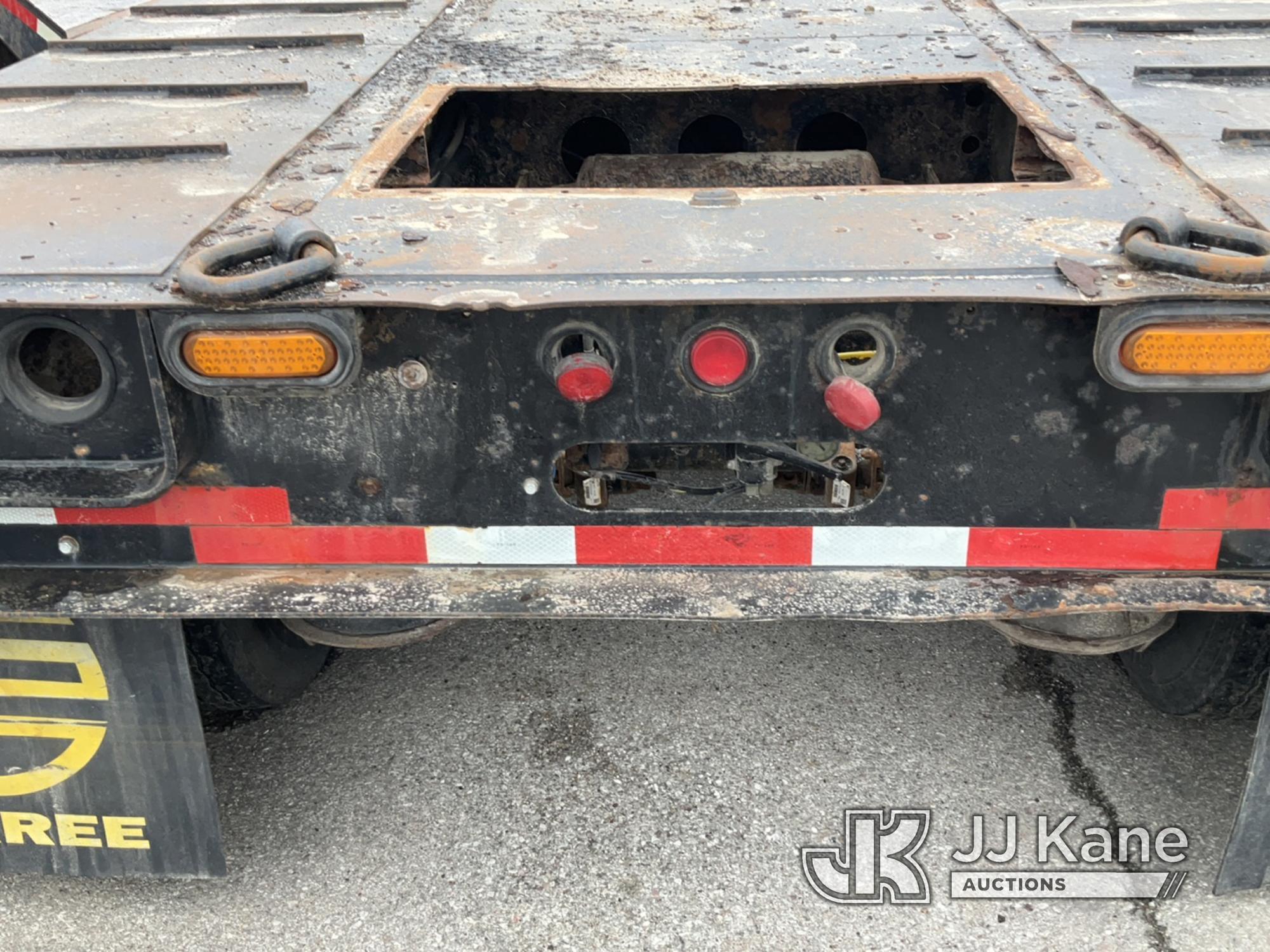 (Des Moines, IA) 2009 Ferree Lowboy Trailer