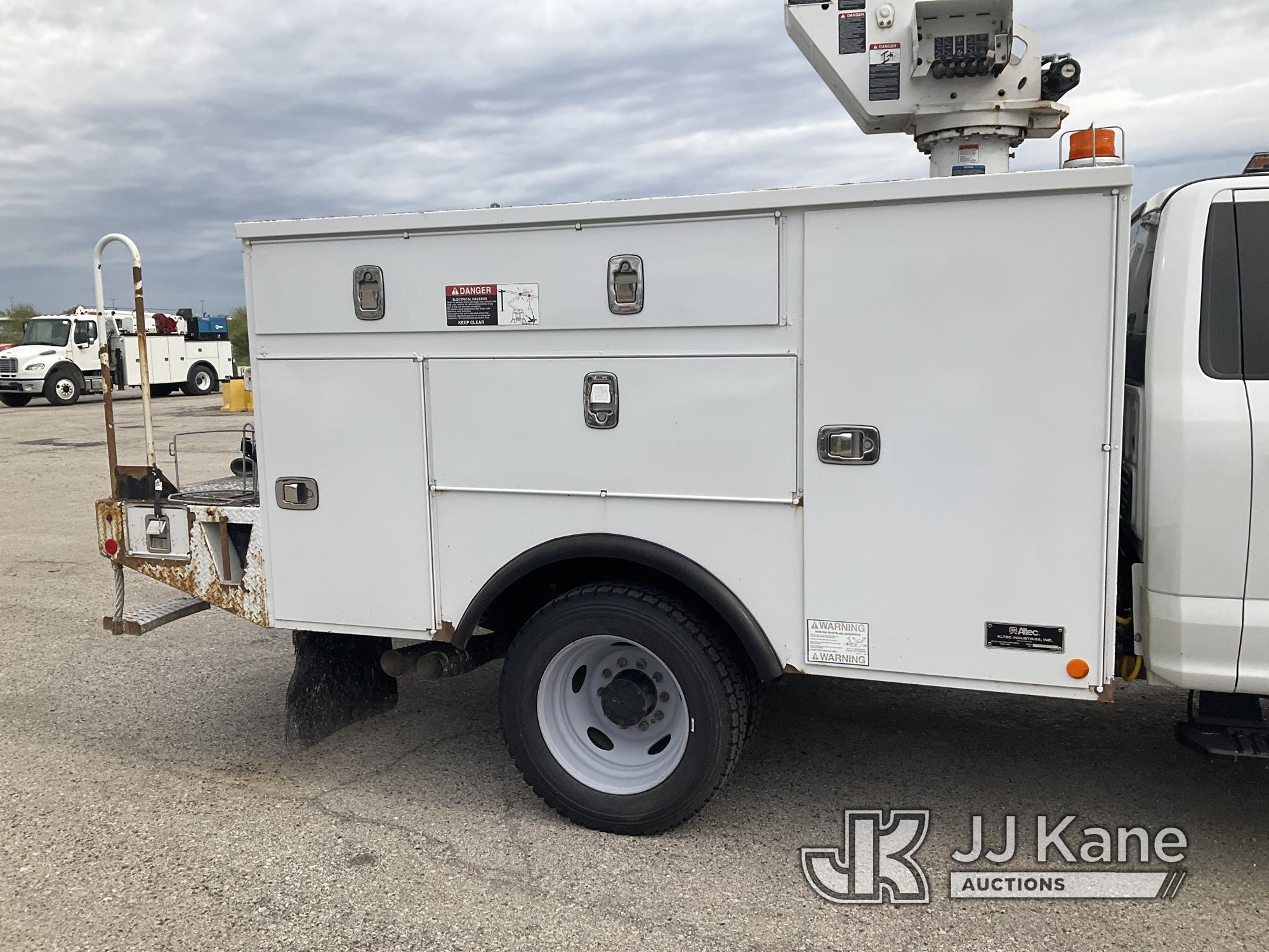 (Kansas City, MO) Altec AT37G, Articulating & Telescopic Bucket mounted behind cab on 2017 Ford F550