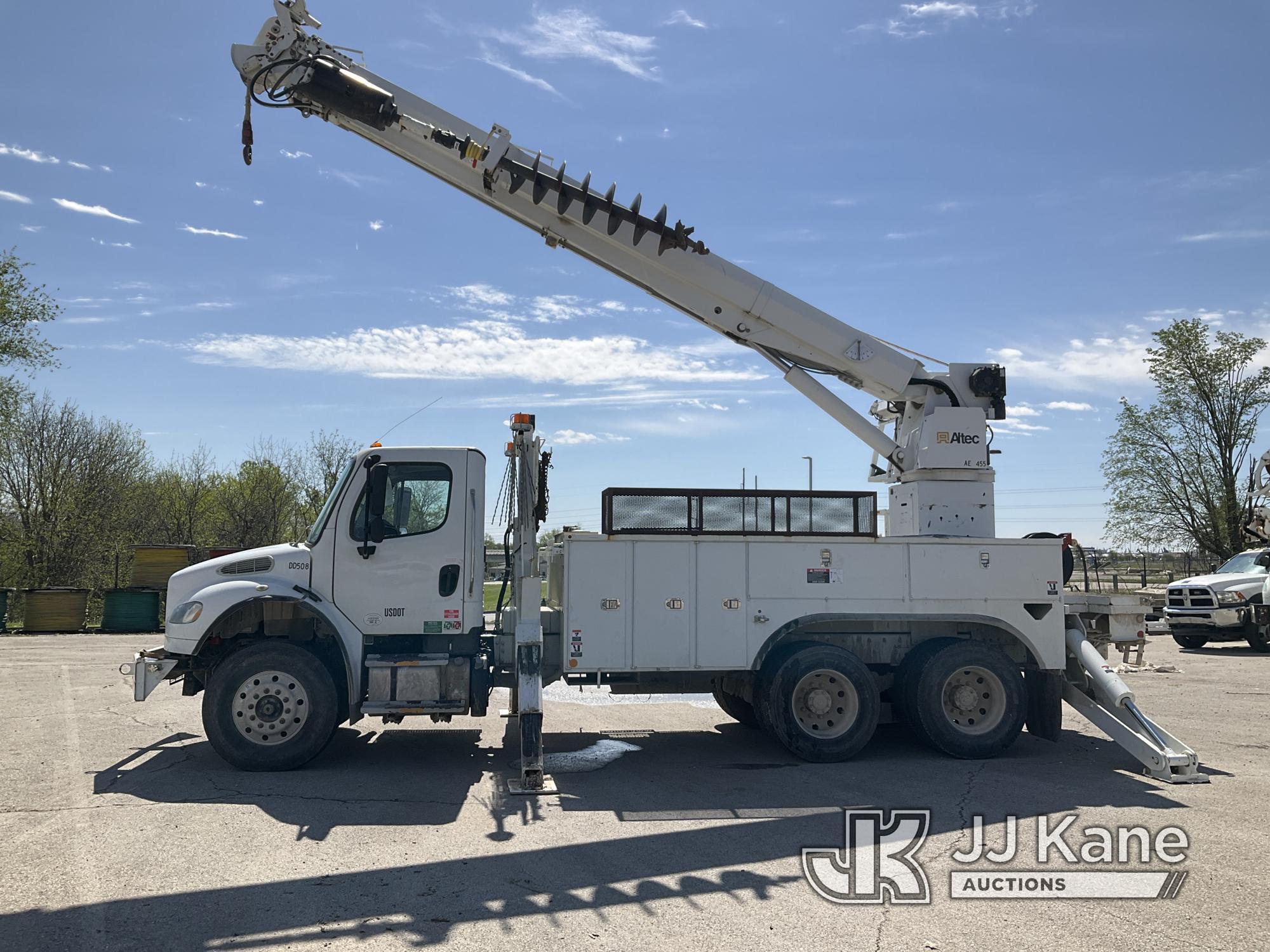 (Kansas City, MO) Altec D3060B-TR, Digger Derrick rear mounted on 2013 Freightliner M2 106 T/A Utili