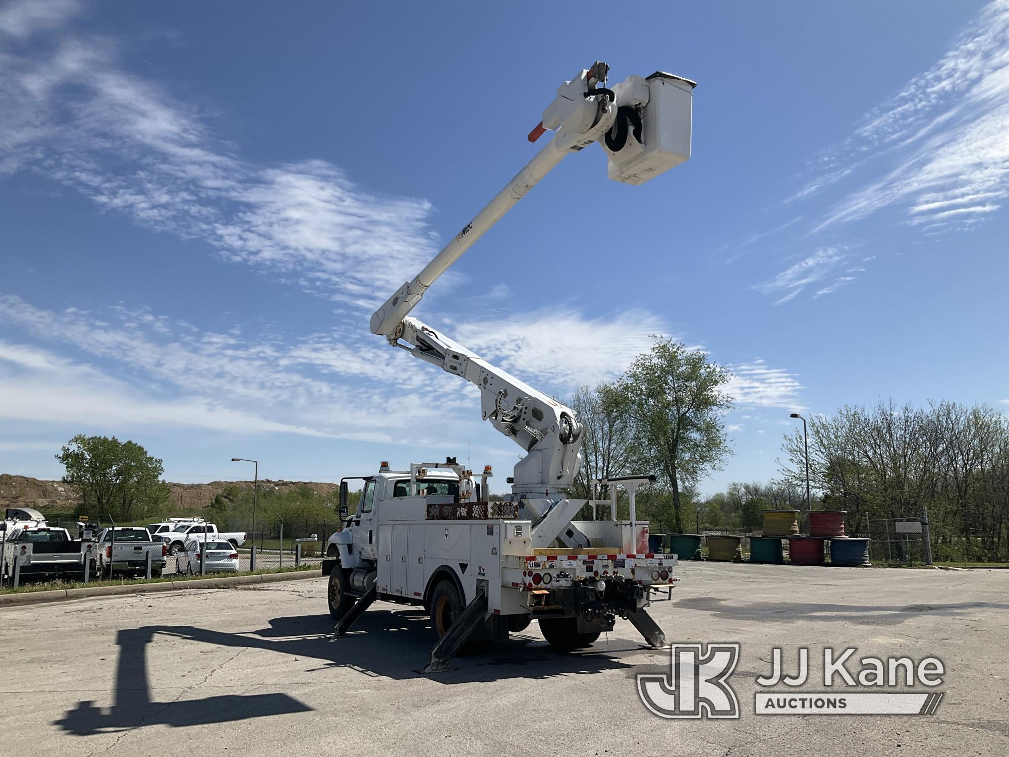 (Kansas City, MO) Altec AM55E-MH, Over-Center Material Handling Bucket rear mounted on 2014 Internat