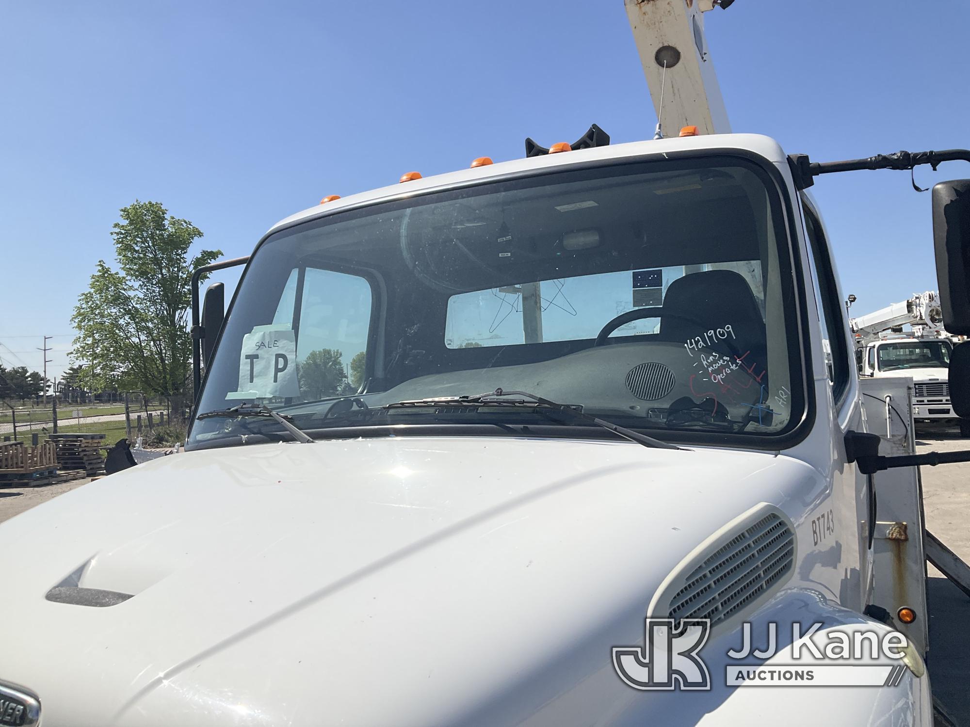 (Kansas City, MO) Altec AA755-MH, Articulating Material Handling Bucket Truck rear mounted on 2014 F